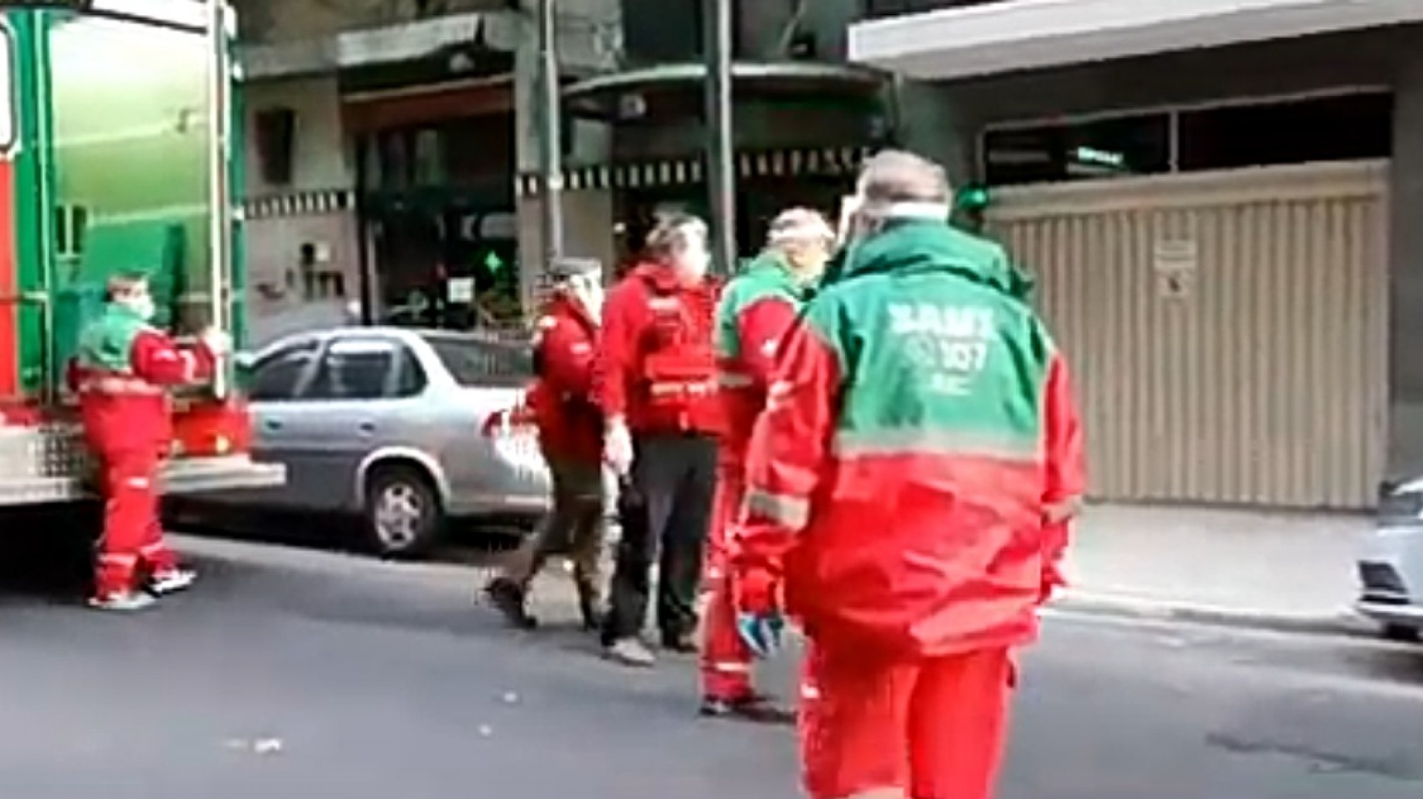 Evacúan geriátrico: 25 personas dieron positivo en Covid-19