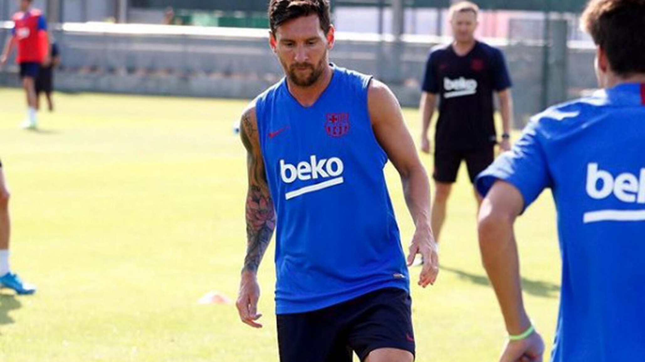 Con Messi a la cabeza, Barcelona volvió a los entrenamientos