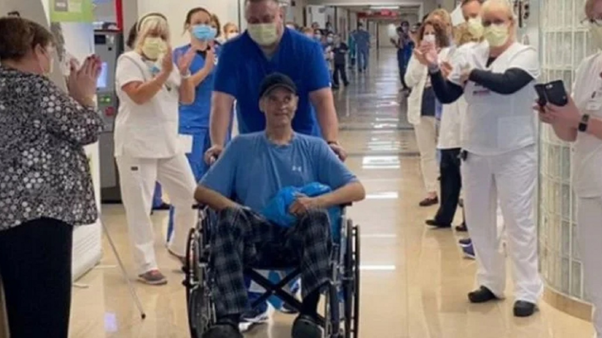 Socorrista y luchador: sobrevivió al 11-S, venció al cáncer y al coronavirus