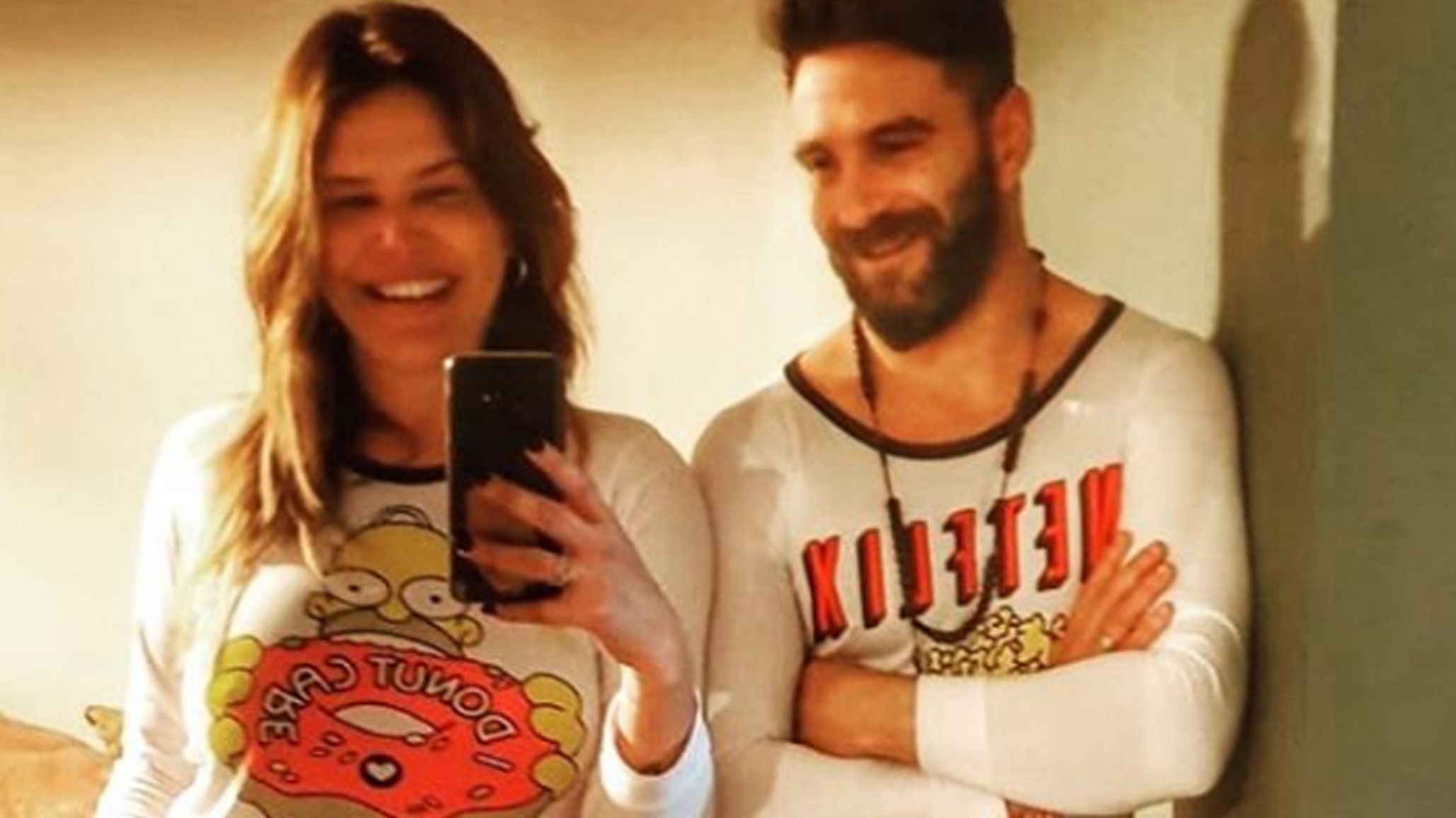 Nazarena Vélez mostró la transformación de su novio: “Mirá el rubio que me estoy chapando”