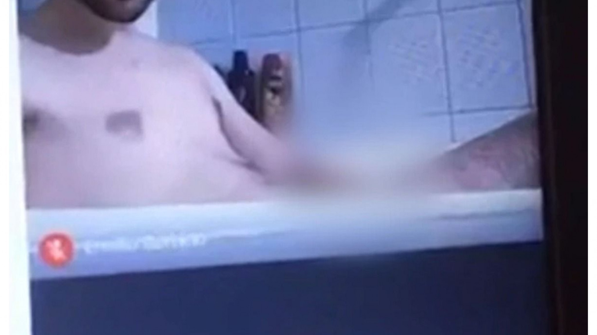 Desmatricularon a alumno que se bañaba durante una clase virtual y se le activó la cámara