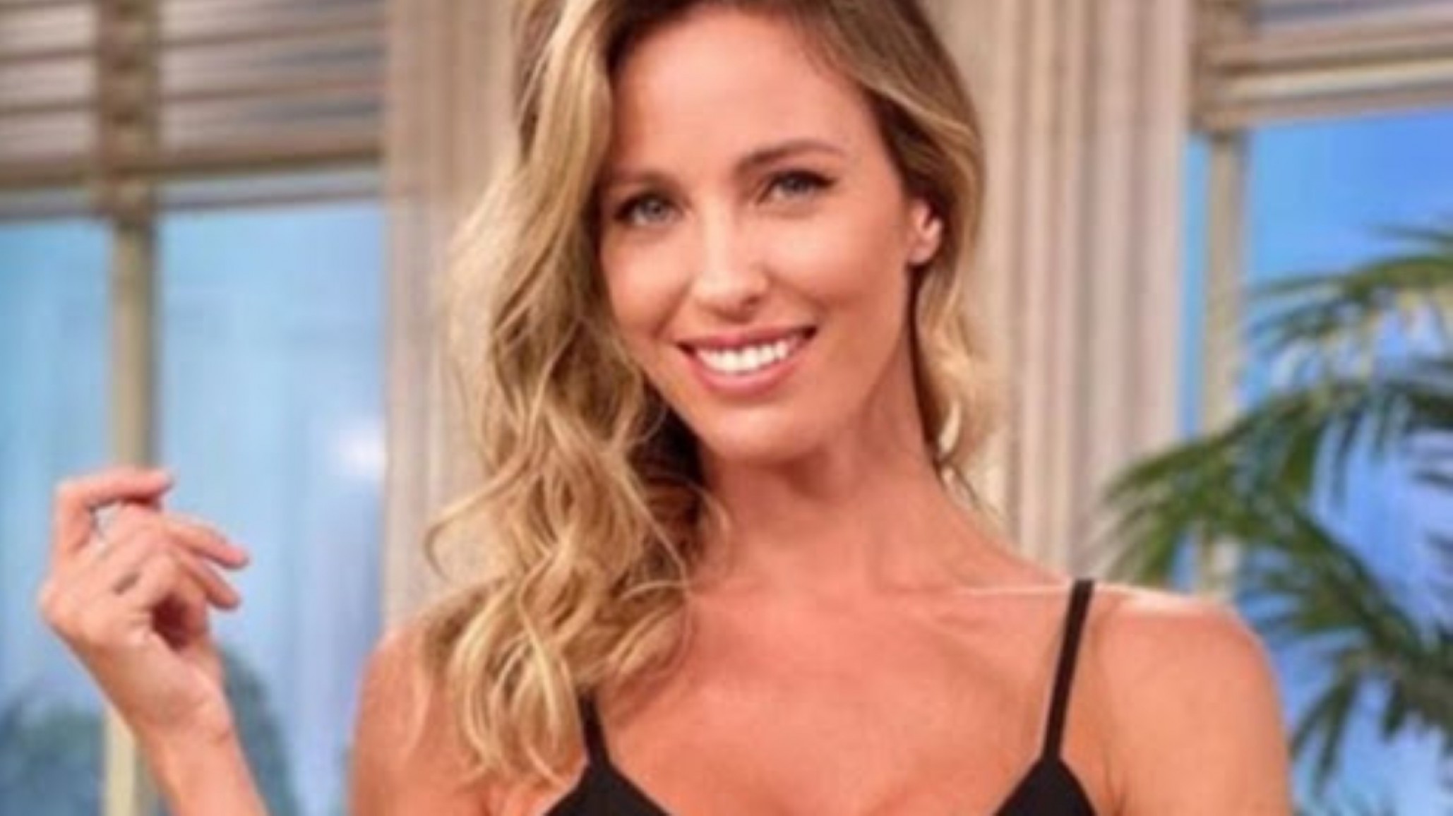 Rocío Guirao Díaz posó en la cama y con lencería sexy