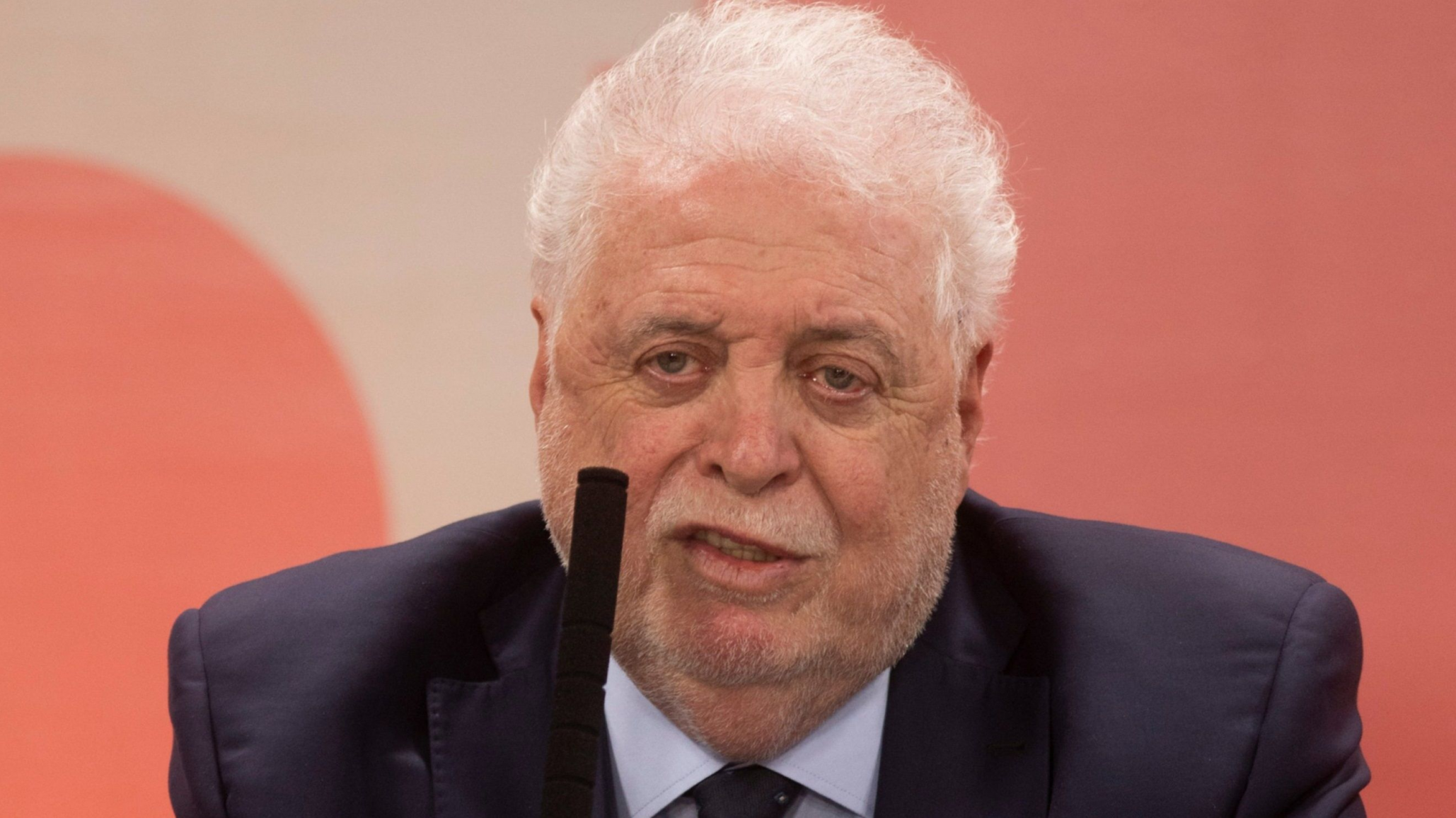 Ginés González García: “un laboratorio se acerca a la cura”