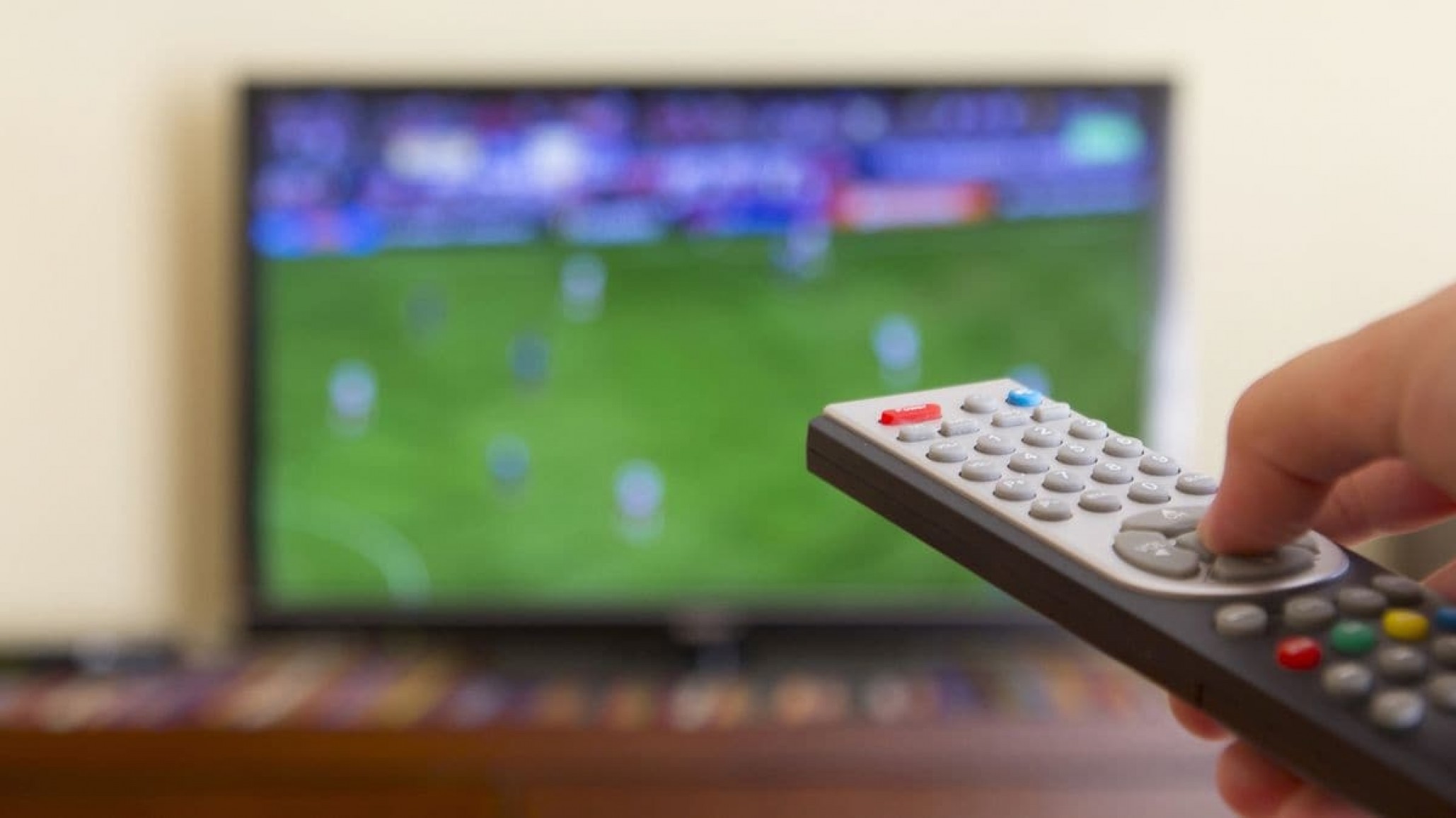 Ordenan a Telecentro devolver el pago del “pack fútbol”