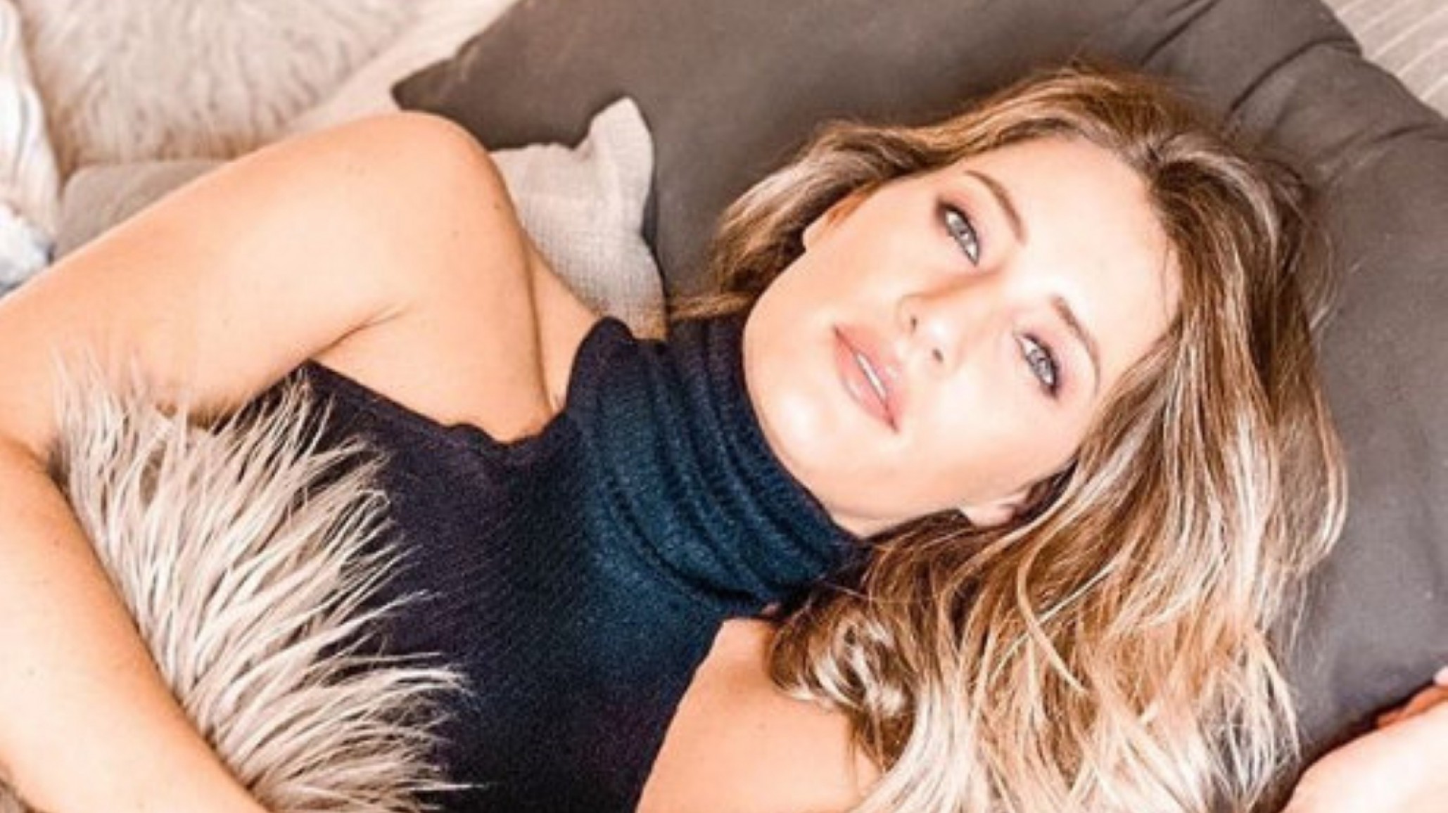 Mica Viciconte posó de espaldas y sus fanáticos no dejaron de ver su “manzanita”