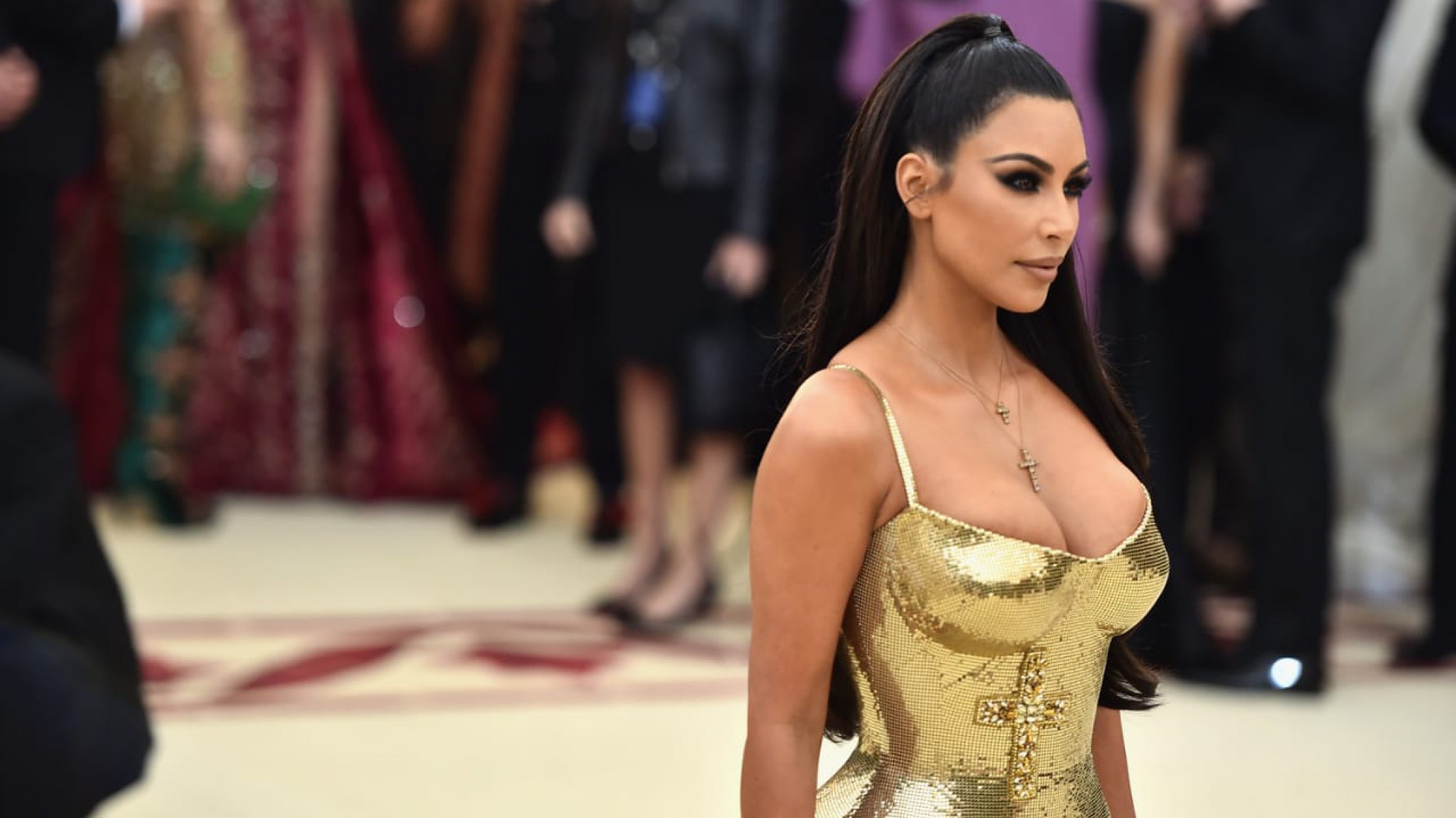 ¡Impactante! ¡Kim Kardashian se mostró al natural!