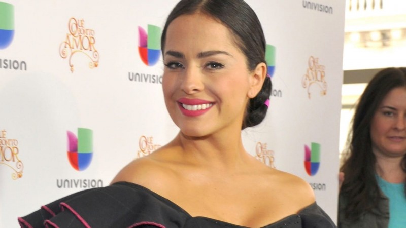 ¡Danna García apareció de color azul! ¿Qué le ocurrió?