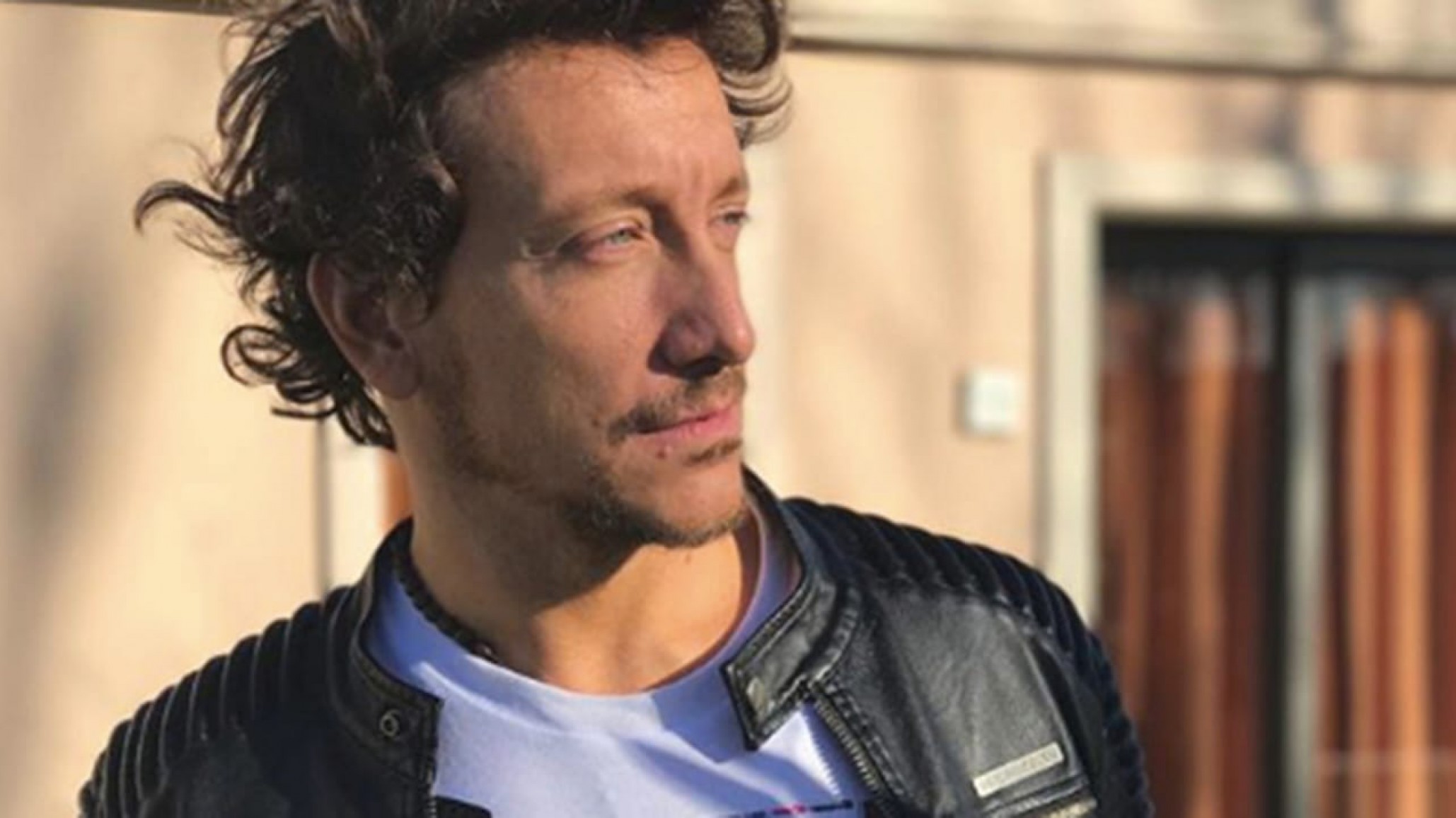 Nico Vázquez respondió al desafío de Lali y bailó con una tanga y pantalón bajo