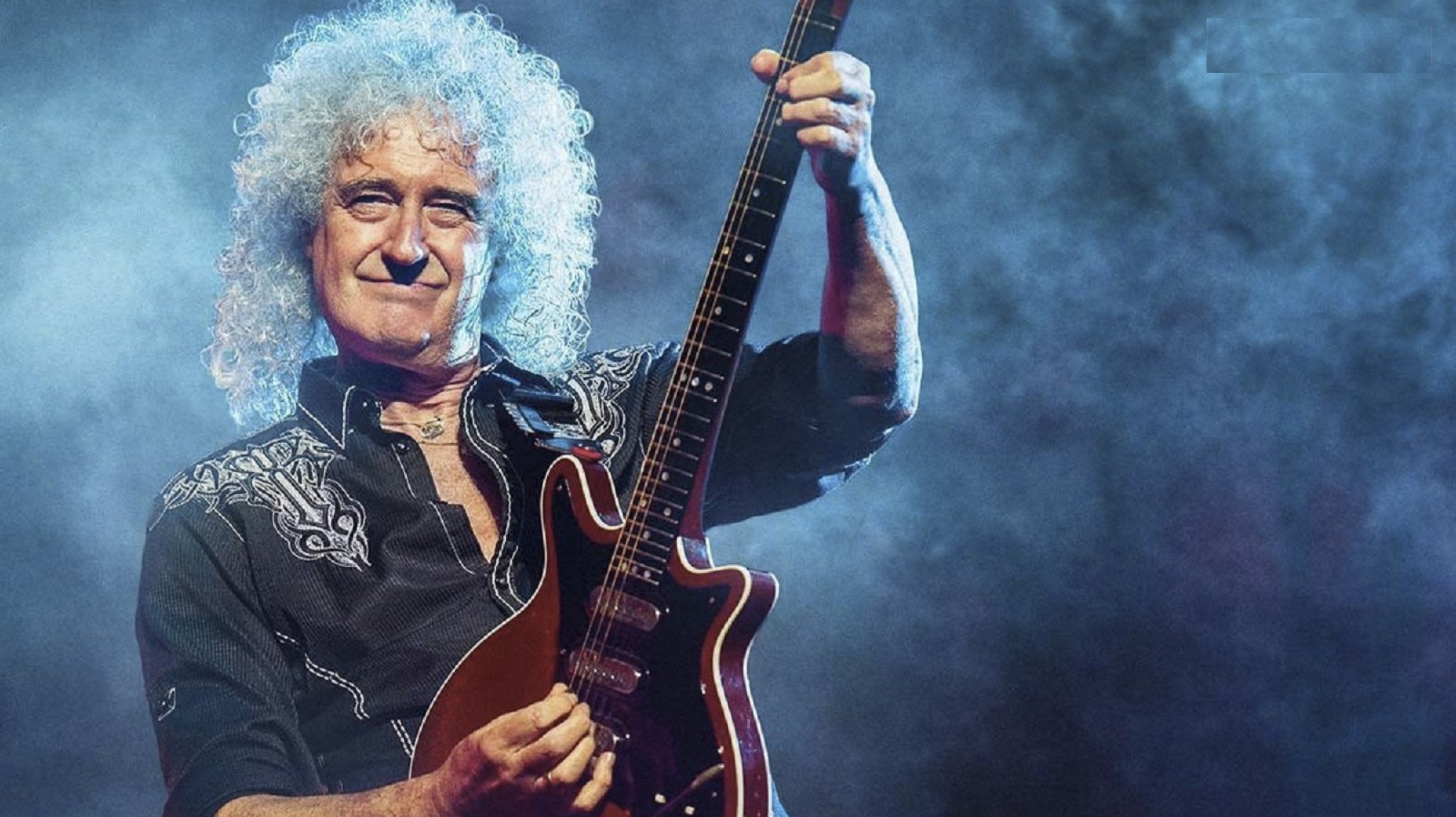 Brian May volvió a caminar tras su accidente: “Mi primer paseo”