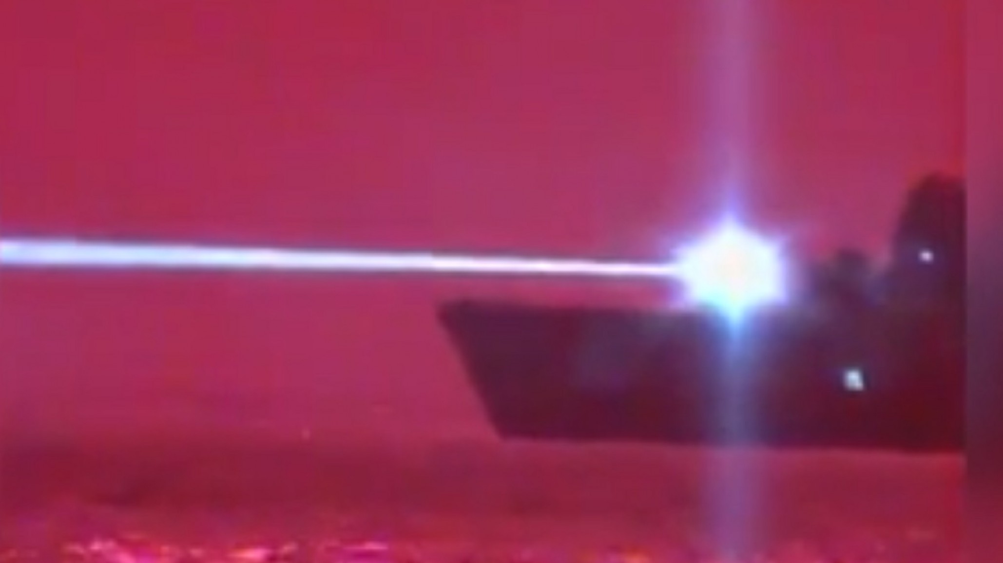 Estados Unidos probó un arma láser y destrozó un drone sobre el pacífico