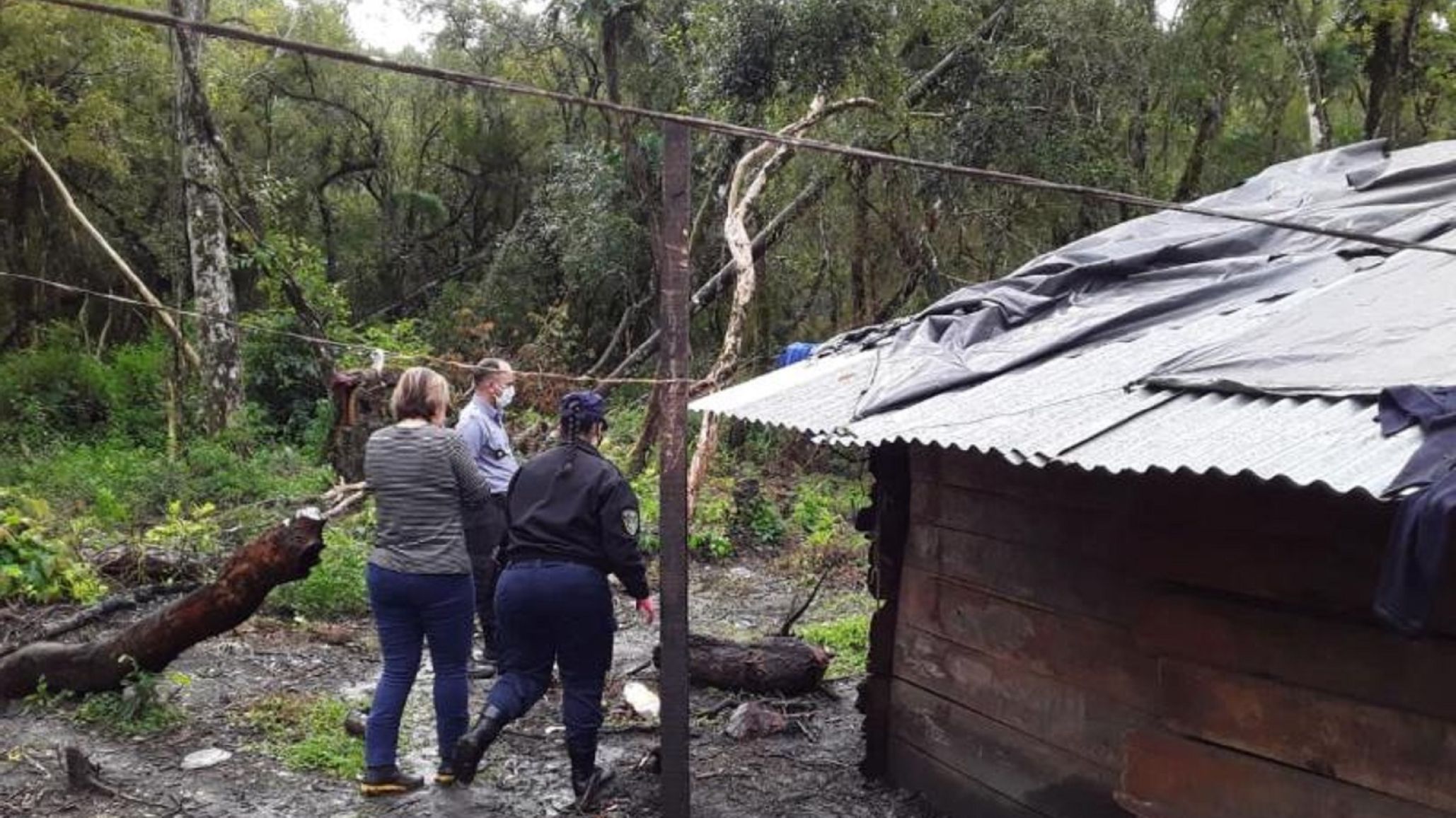 Dos niños de 5 y 7 años fallecieron tras tocar un alambre electrificado