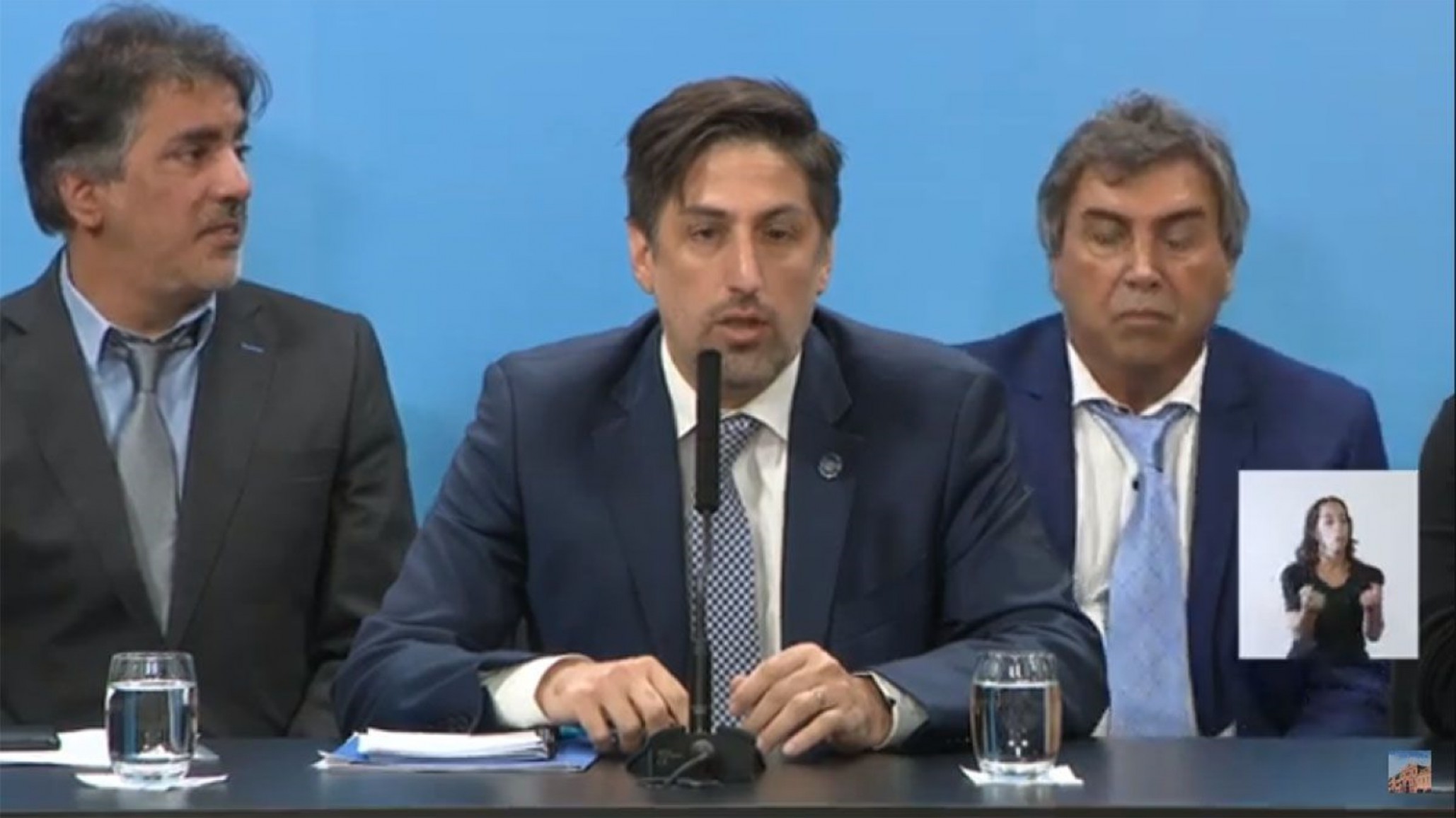 Nicolás Trotta le deseó un feliz Día de La Patria a la comunidad educativa