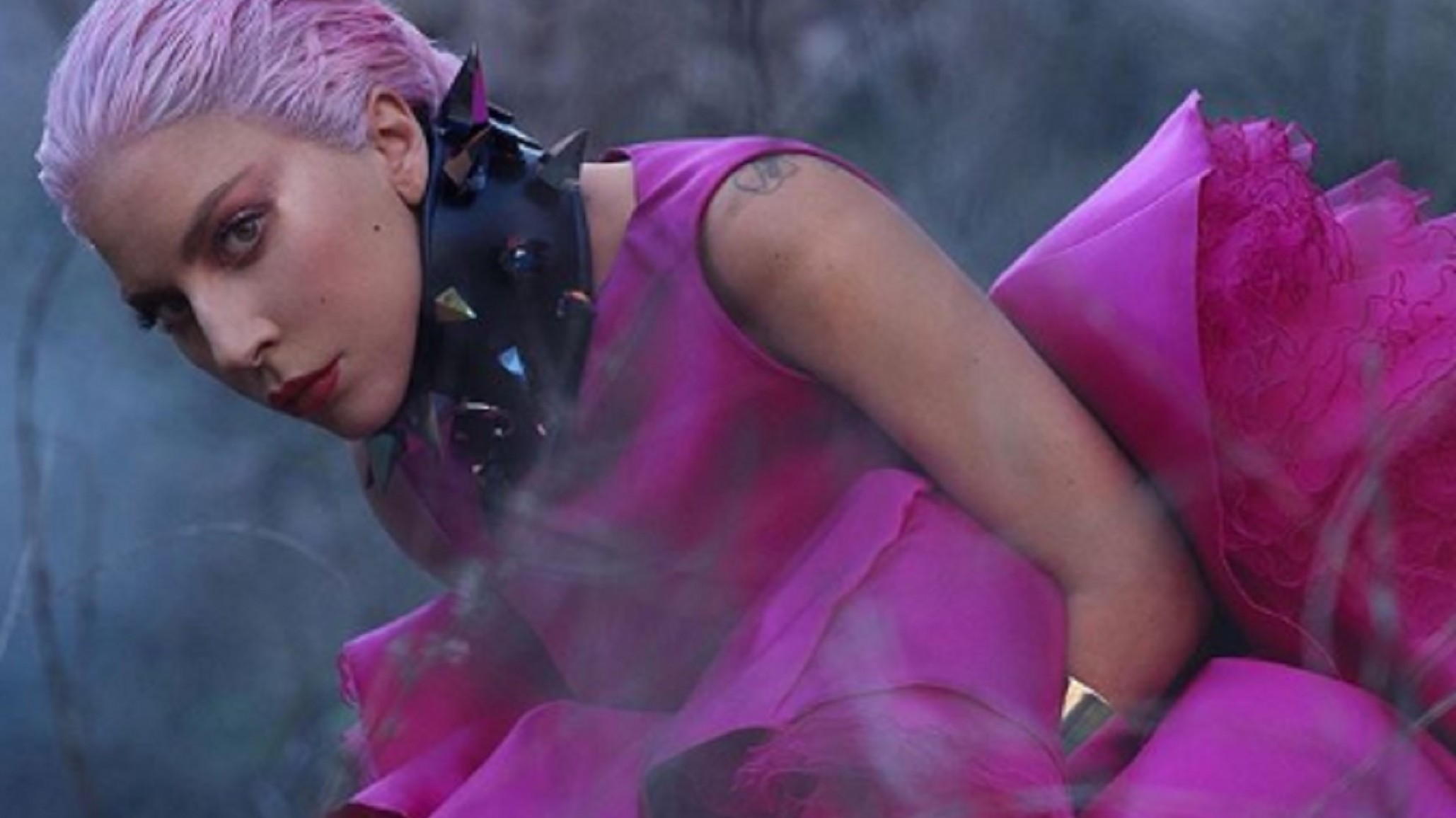 Lady Gaga confesó que aún no supera el alcoholismo