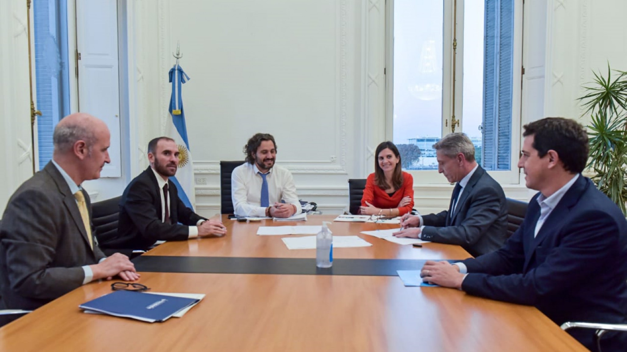 Santiago Cafiero, Arcioni y Manzur firmaron acuerdos por fondos