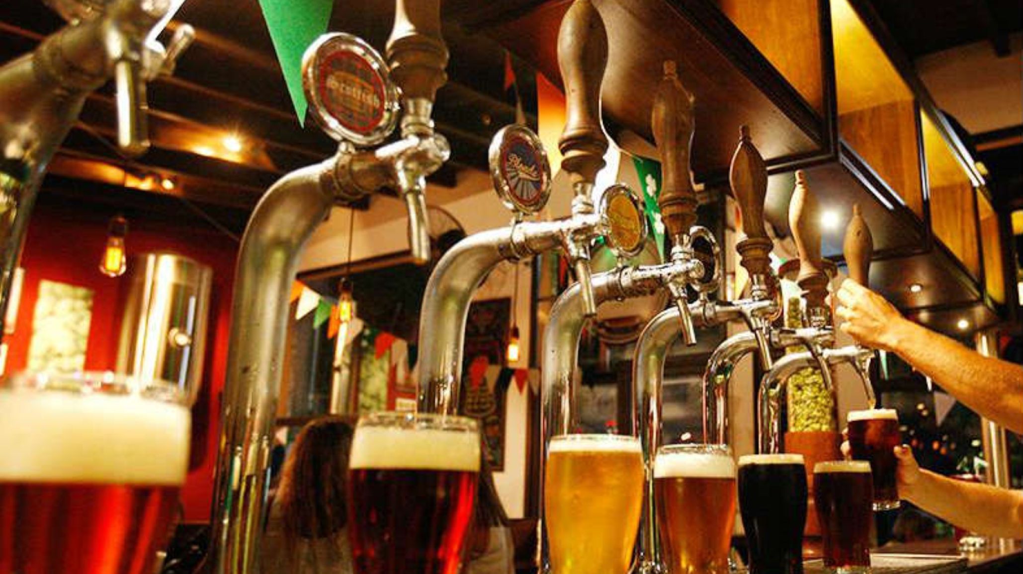 Reabren restaurants, cervecer韆s y bares este viernes en Comodoro