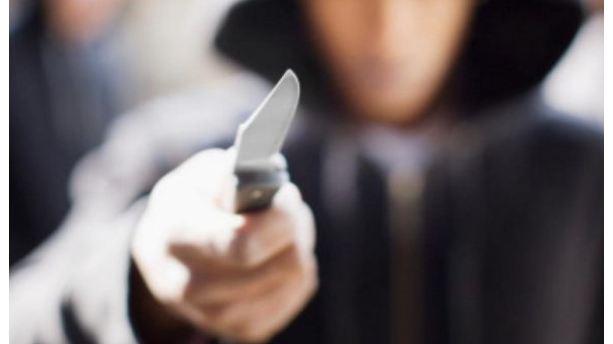 Delincuente le cortó el cuello a un joven para robarle sus zapatillas