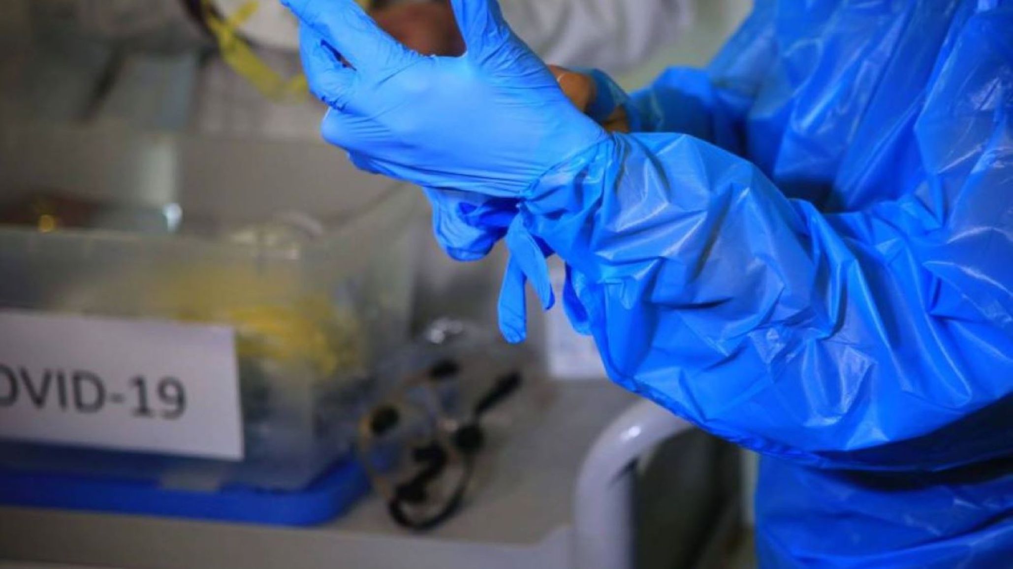 Coronavirus: Confirmaron tres casos m醩 en Chubut