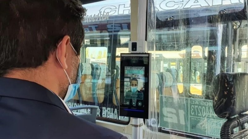 Nuevo protocolo en colectivos: Detecta el uso de barbijos y fiebre