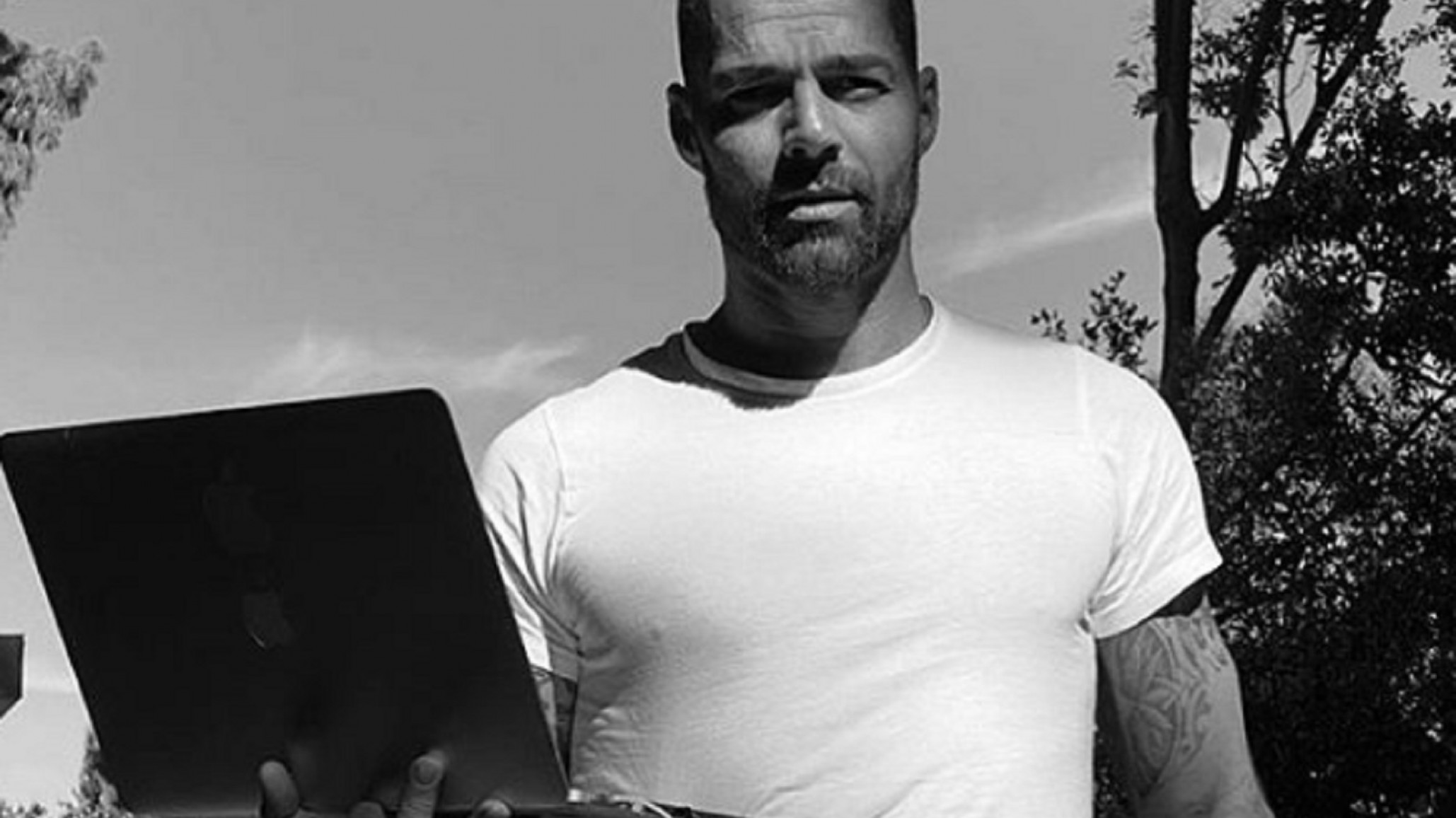 Ricky Martin sorprendió a sus fans lanzando la primera parte de su nuevo álbum
