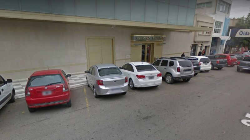 Se juntaron a tomar en una cervecería y terminaron todos detenidos