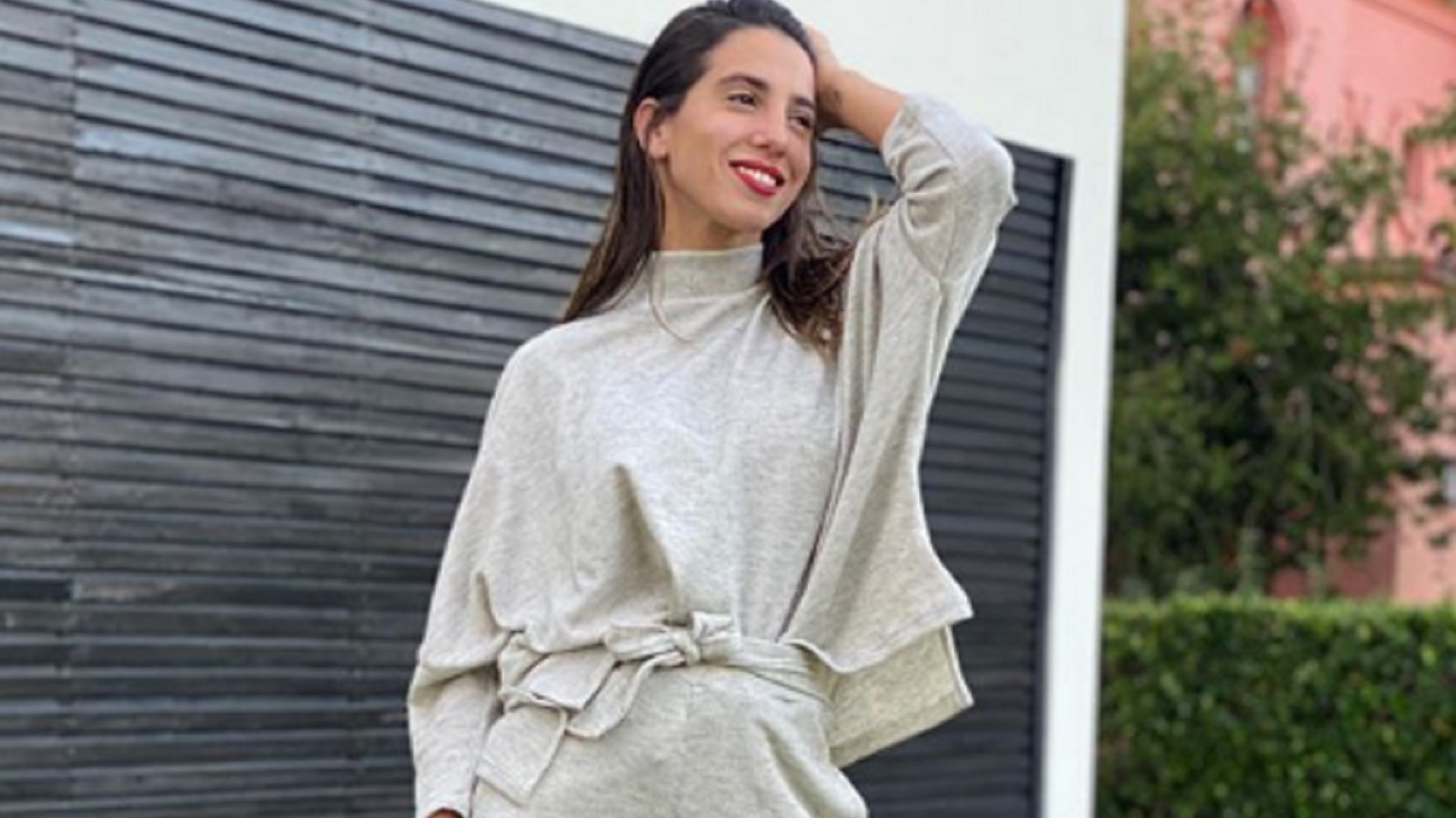 Cinthia Fernández cautivó con un sensual atuendo y nuevo look