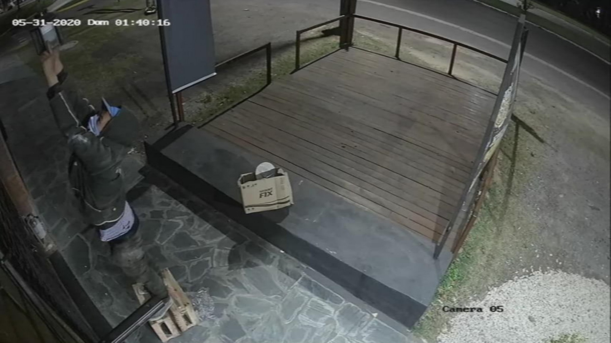 Joven robó a metros de una comisaría y quedó filmado