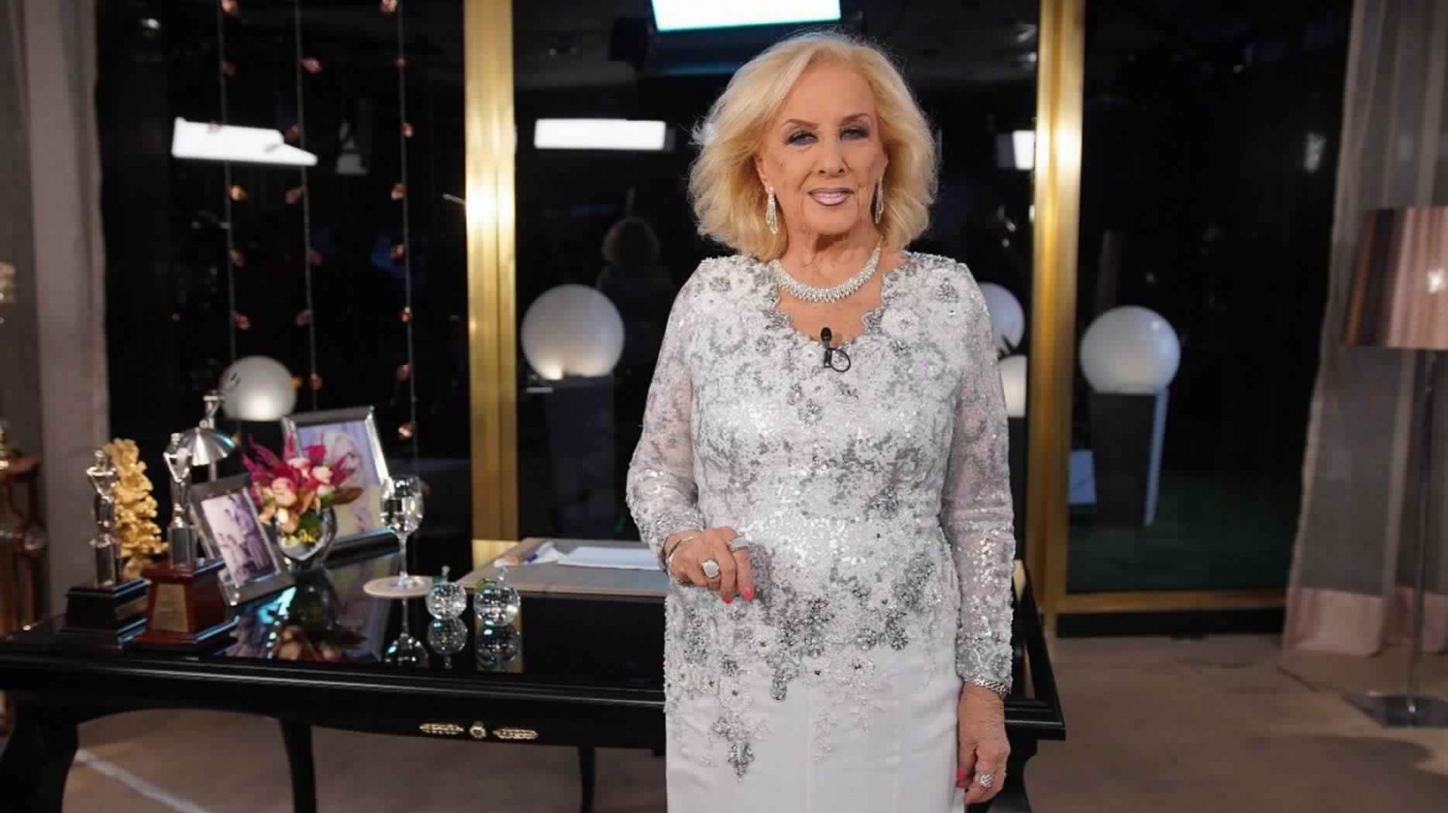 Mirtha Legrand celebró los 52 años de su programa con una foto vintage