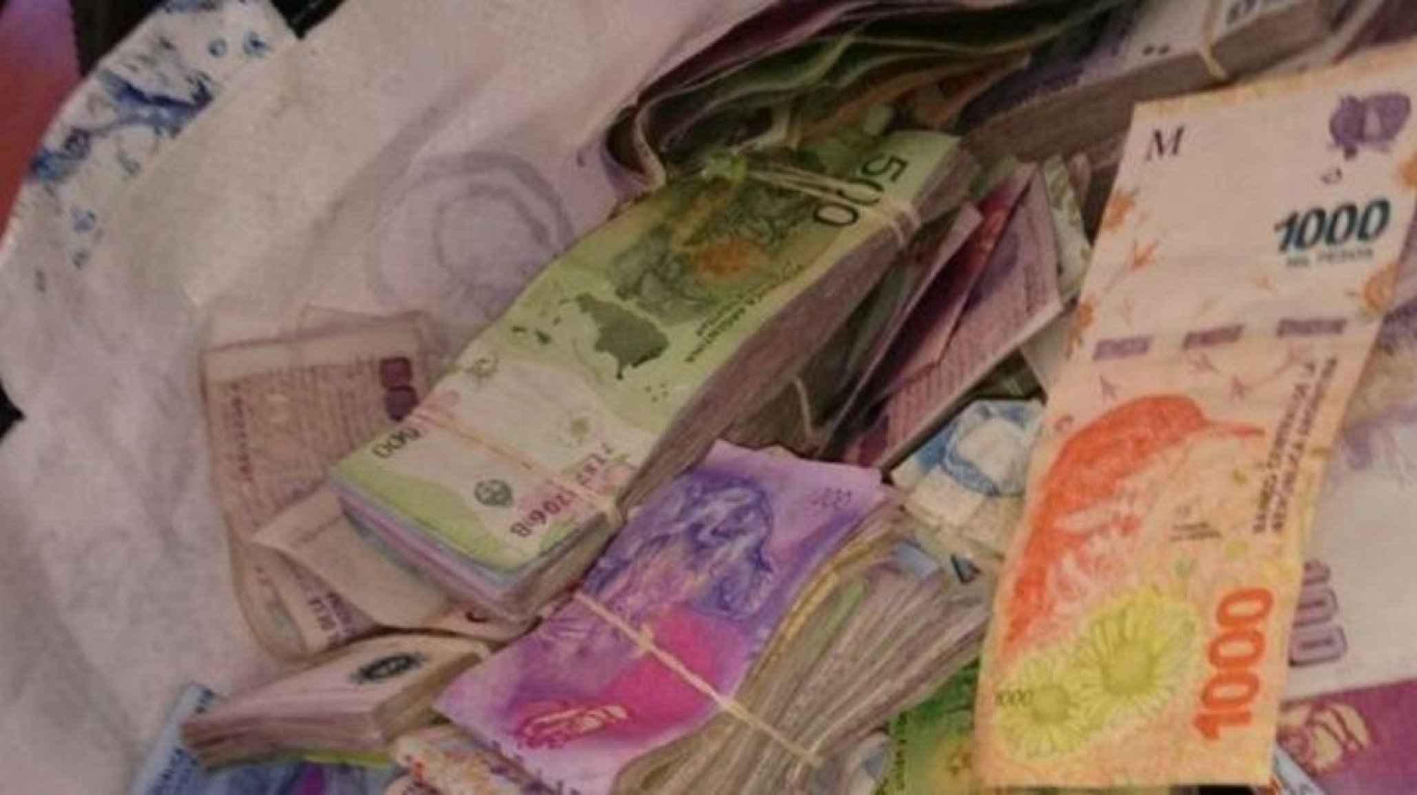 ¡Grave! Tres policías fueron denunciados por quedarse con dinero de un secuestro