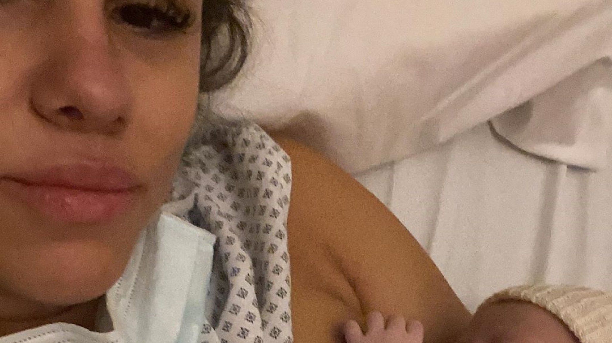 Las hijas de Barby Silenzi y El Polaco conocieron a su hermanita y la reacci髇 fue asombrosa