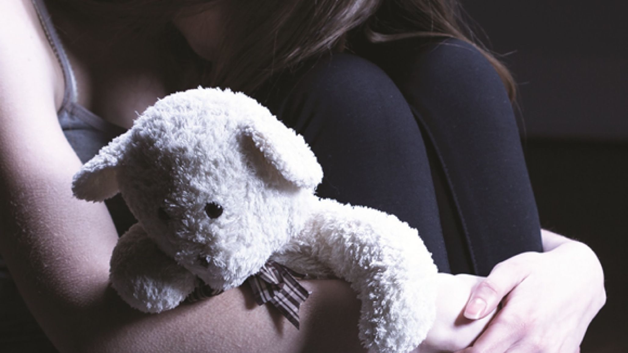 Una mujer dejaba que violarán a su hija de 9 años a cambio de dinero y mercadería