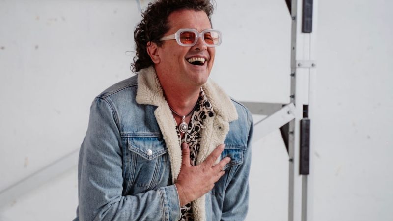 Carlos Vives anuncia el lanzamiento de un libro