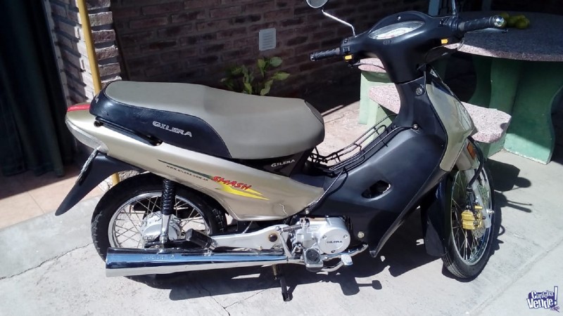 Misiones: iban 3 en una moto, despitaron y uno falleció