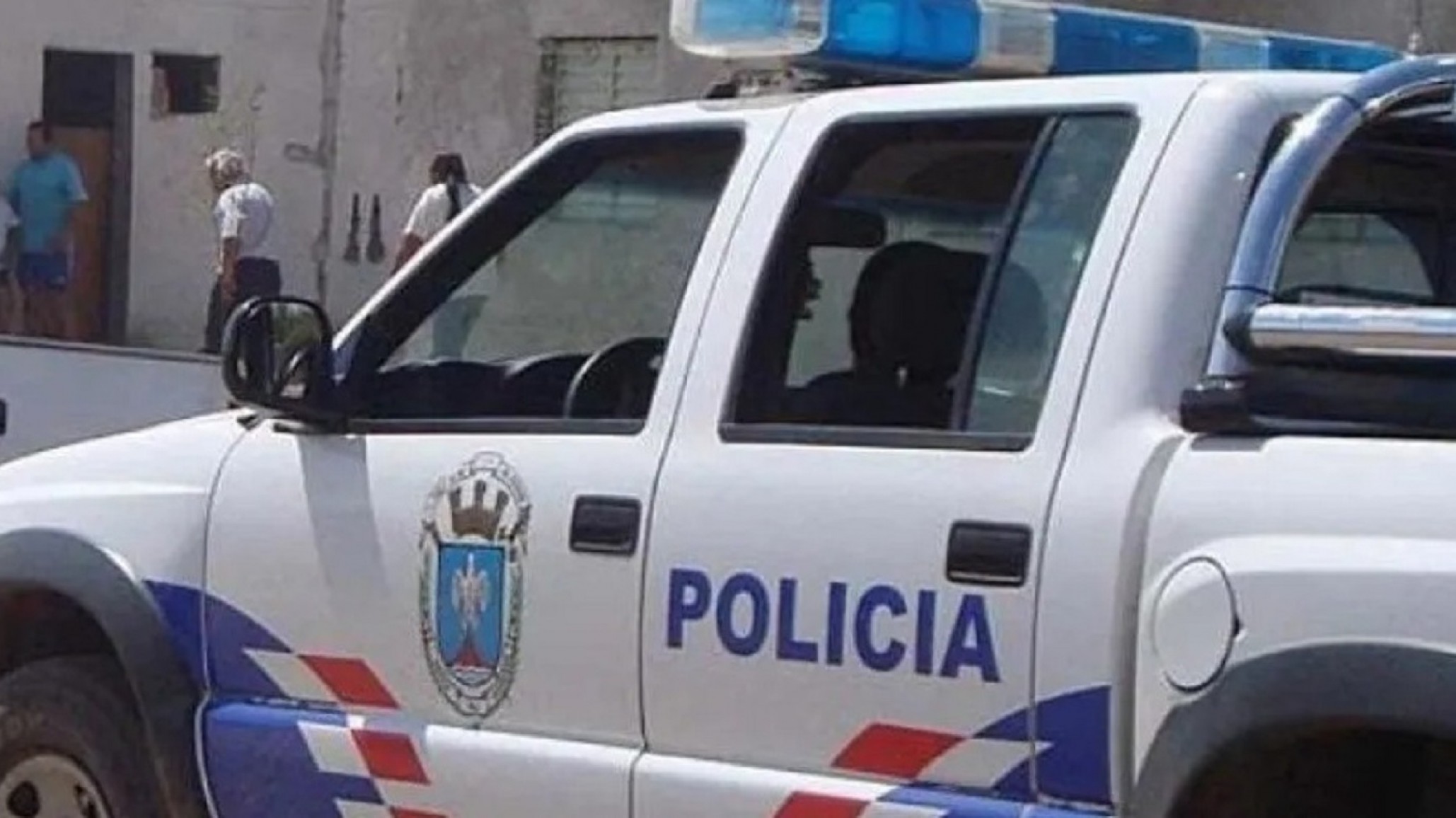 Despiadados: le fracturaron los dedos a una anciana para robarle $40.000 y lo publicaron