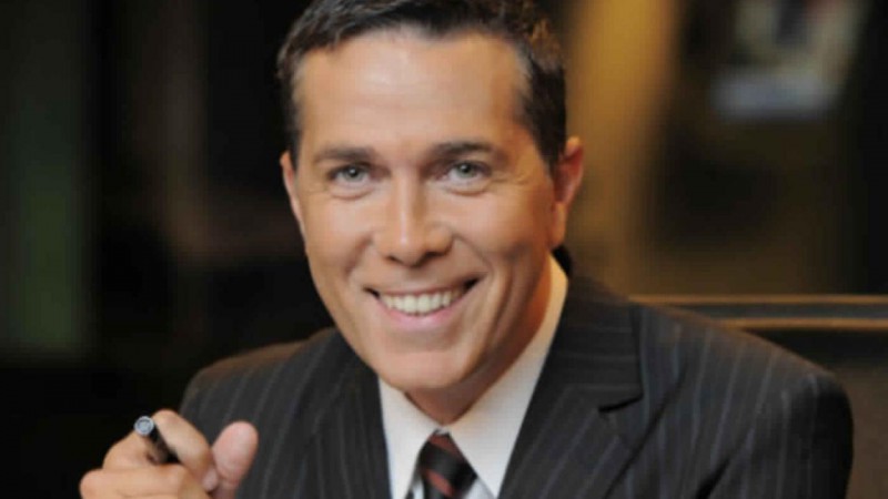 Rodolfo Barili el galán de los noticieros ¡sorprendió en las redes!