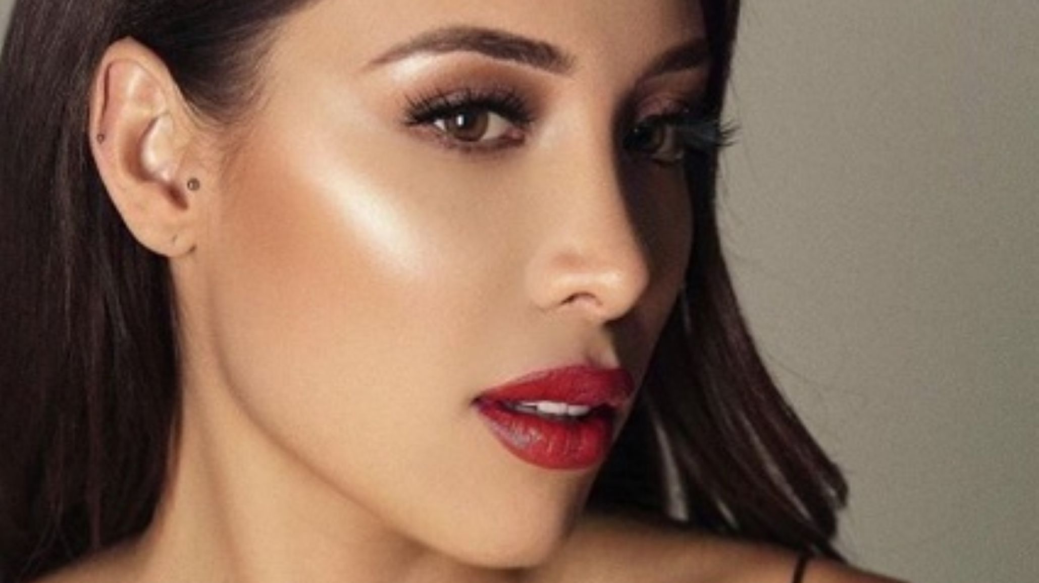Luisa Fernanda W acalló las críticas luciendo su pancita de cinco meses