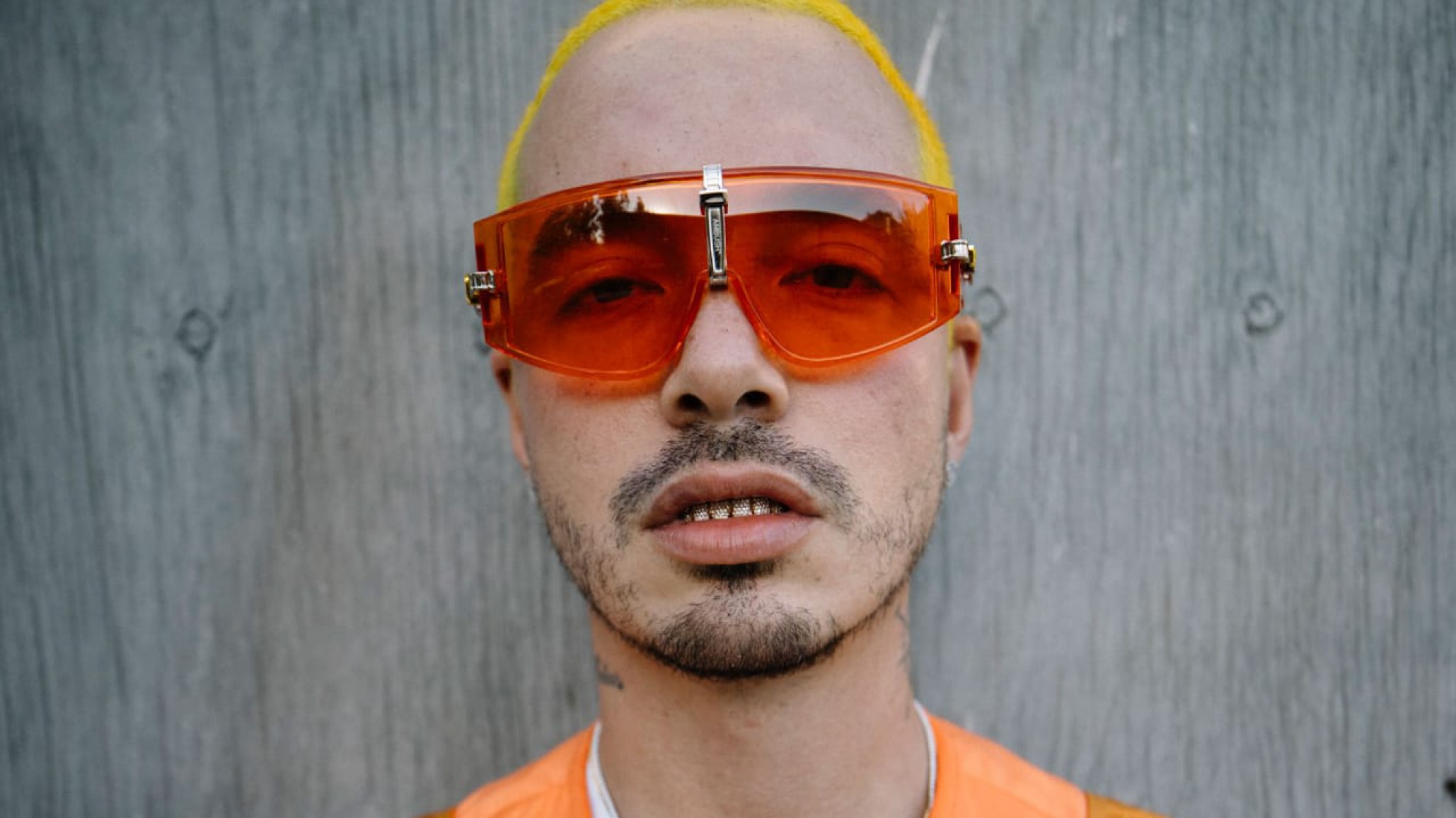 J Balvin enloquece un autocinema con su tema “Azul”