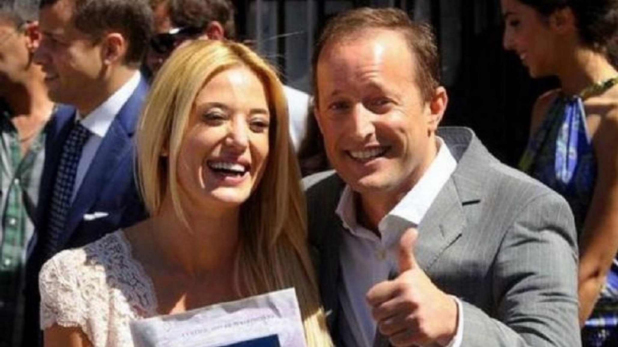 Martín Insaurralde se grabó desde el hospital y Jessica Cirio reaccionó de inmediato: “Te amo”