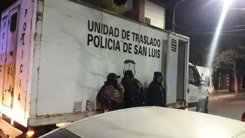 Más de 100 demorados en un boliche que violó la cuarentena