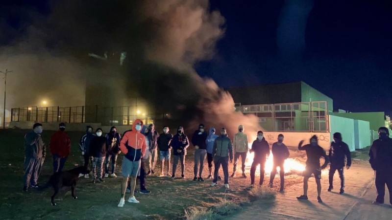 Por presión de vecinos no van a instalar un hospital de campaña en una escuela en Comodoro