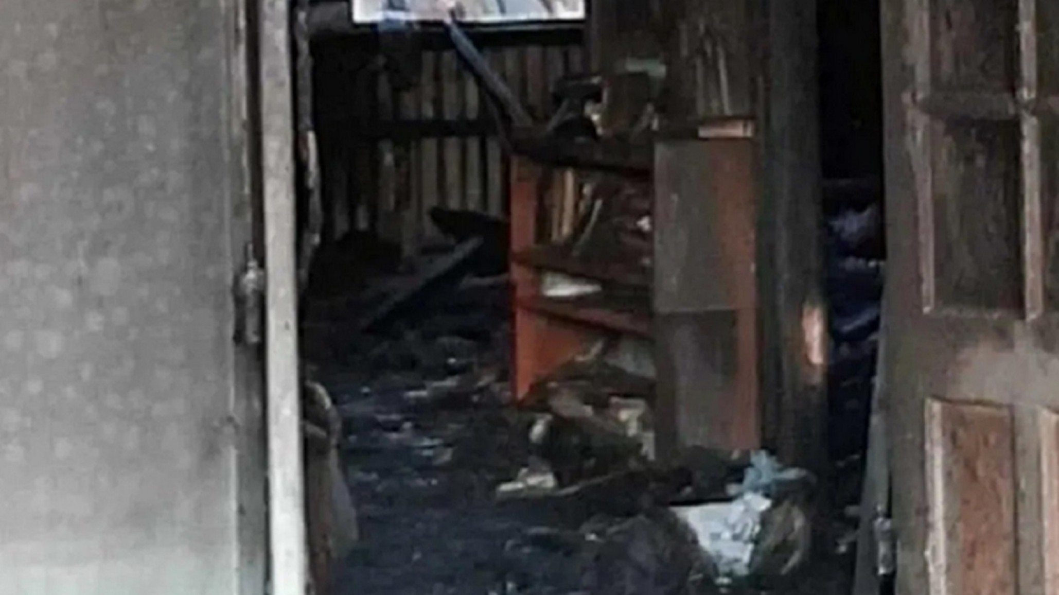 Intentó robar una garrafa de una iglesia y murió incinerado: de las llamas sólo se salvó una Biblia