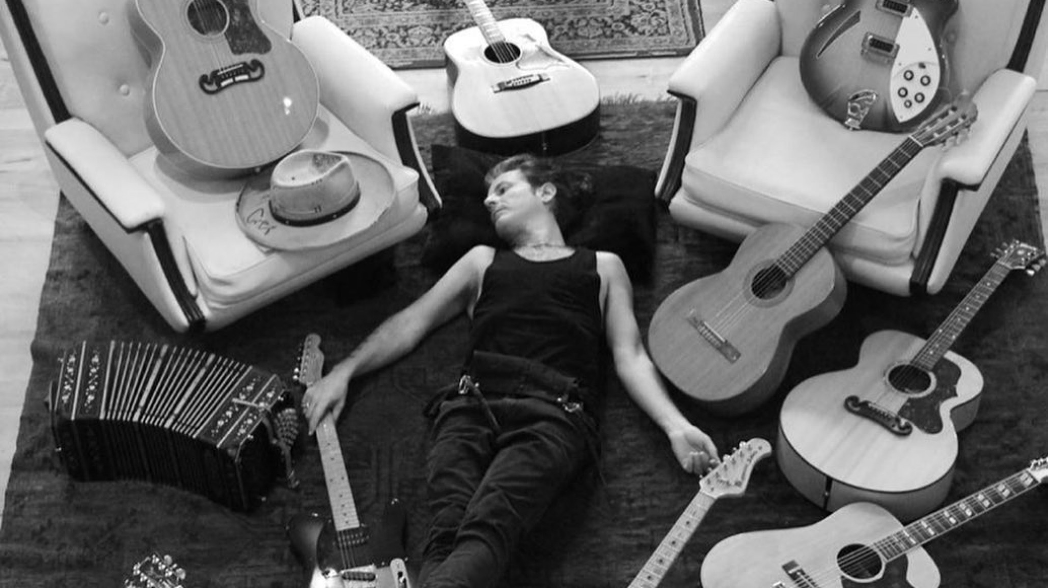 La historia detrás de la guitarra del cantante argentino ”Coti”