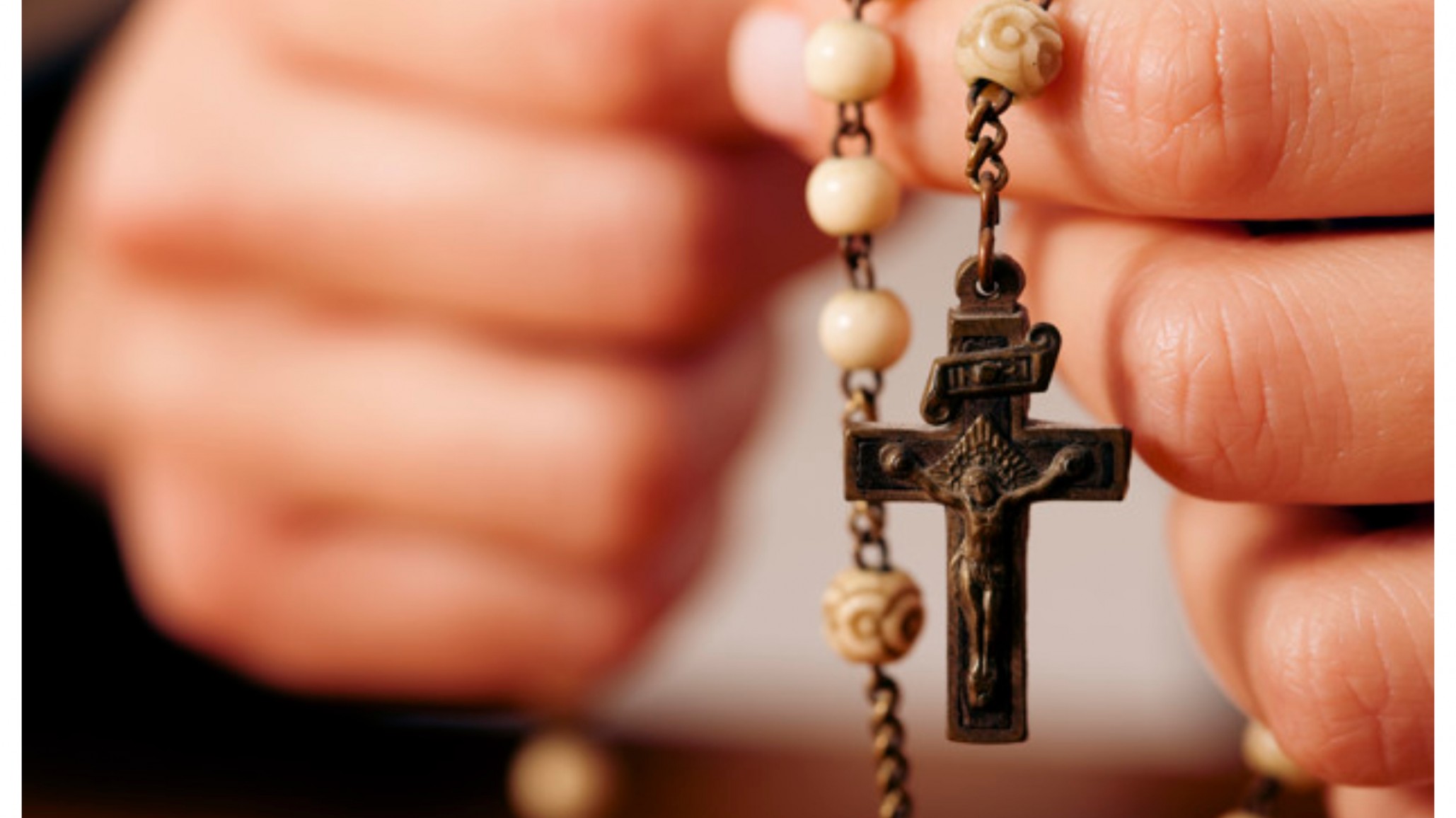 Denunciaron a un cura por abuso sexual: “me lastimó”