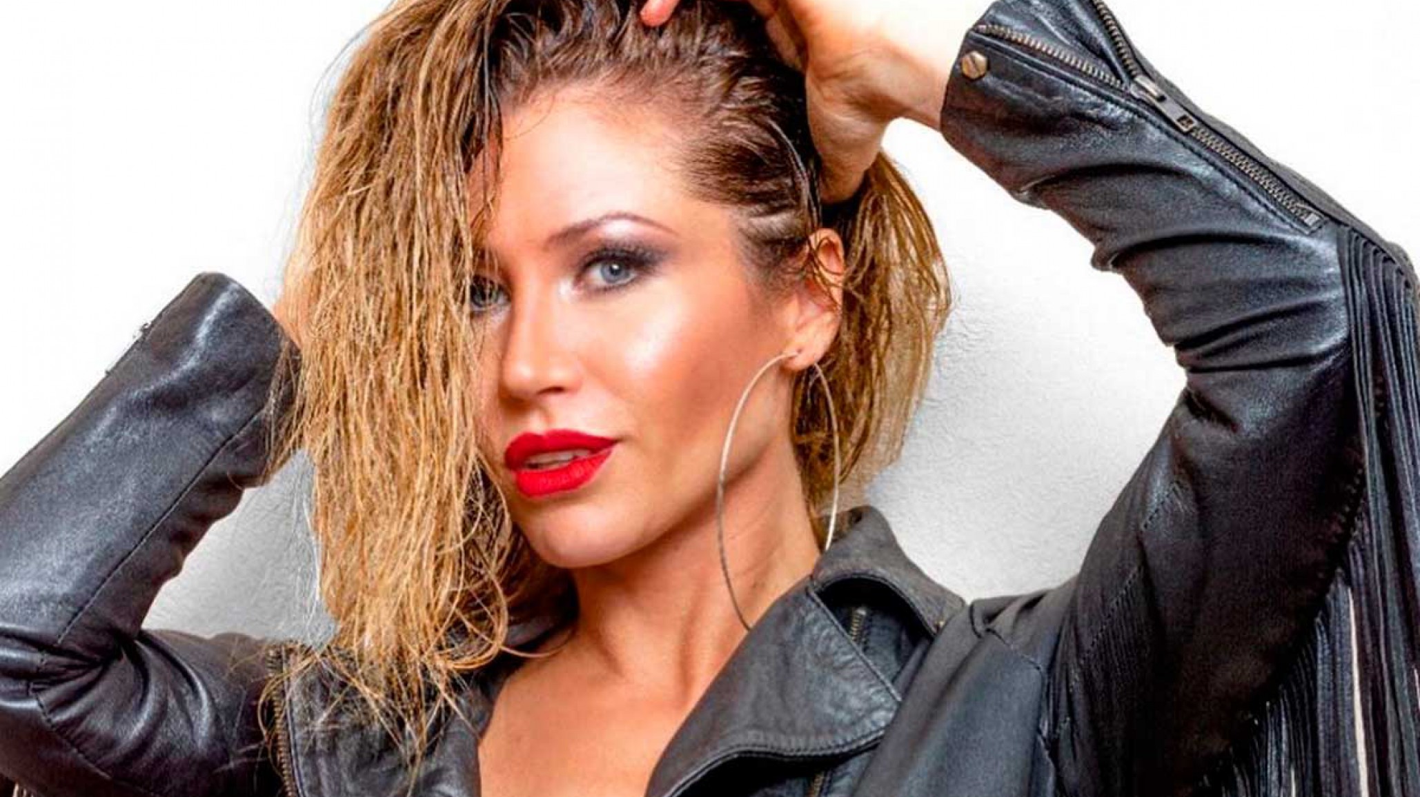 Adabel Guerrero publicó el detrás de escena de sus fotos para el Cantando 2020