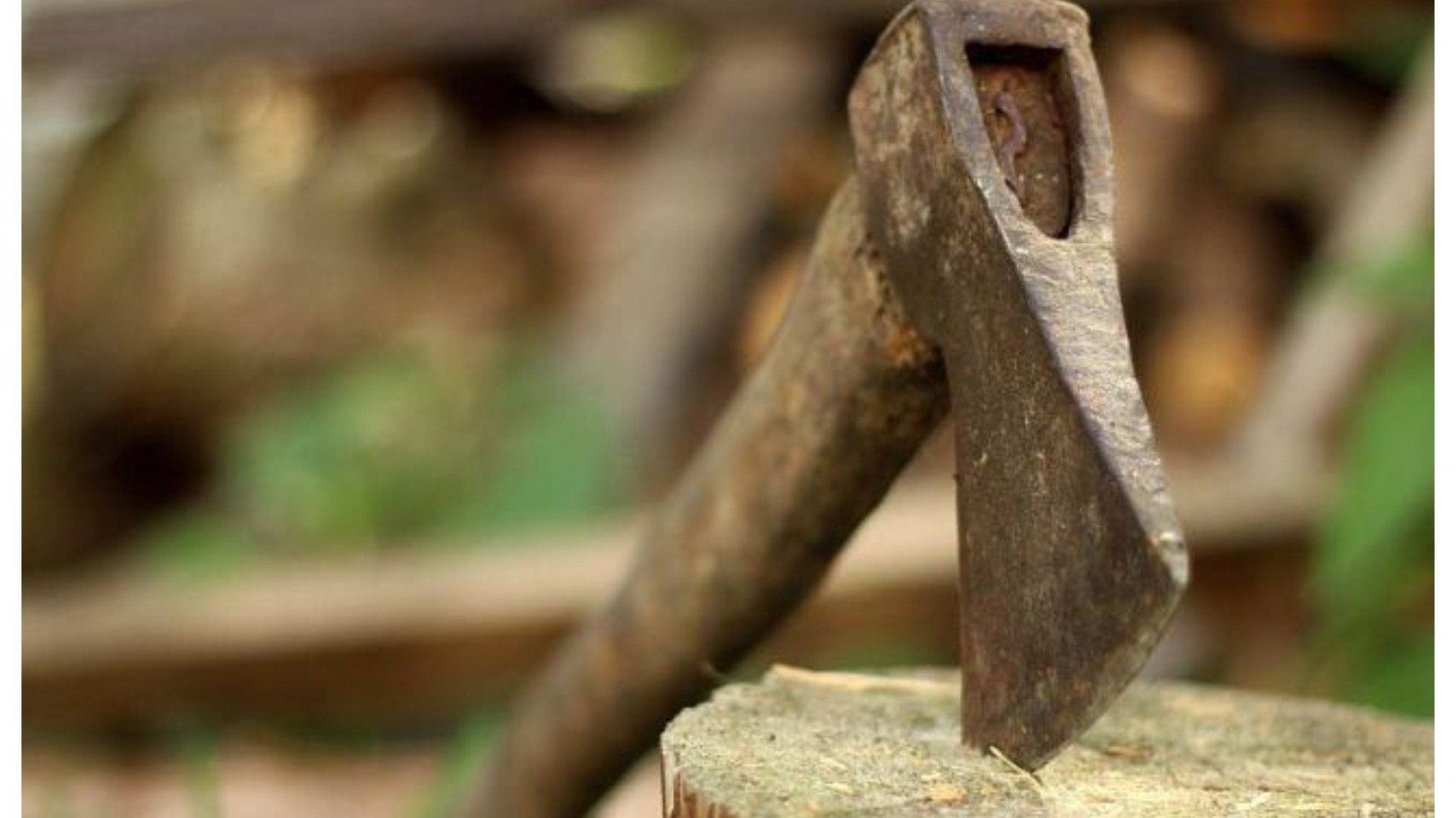 Atacó a hachazos a su “amigo” por propasarse con su mujer