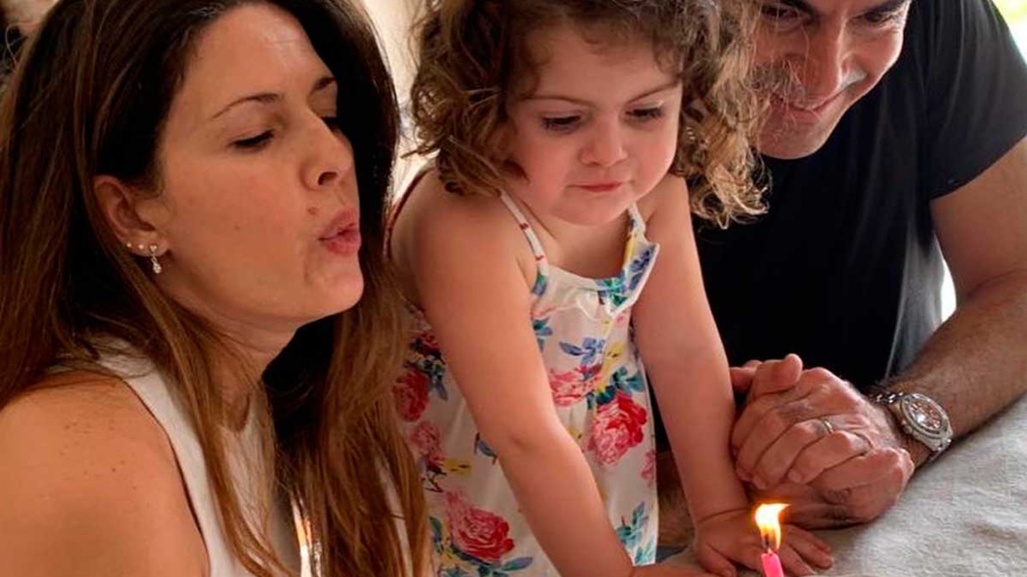 Isabel Macedo celebró su cumpleaños en familia y jugando con su mamá