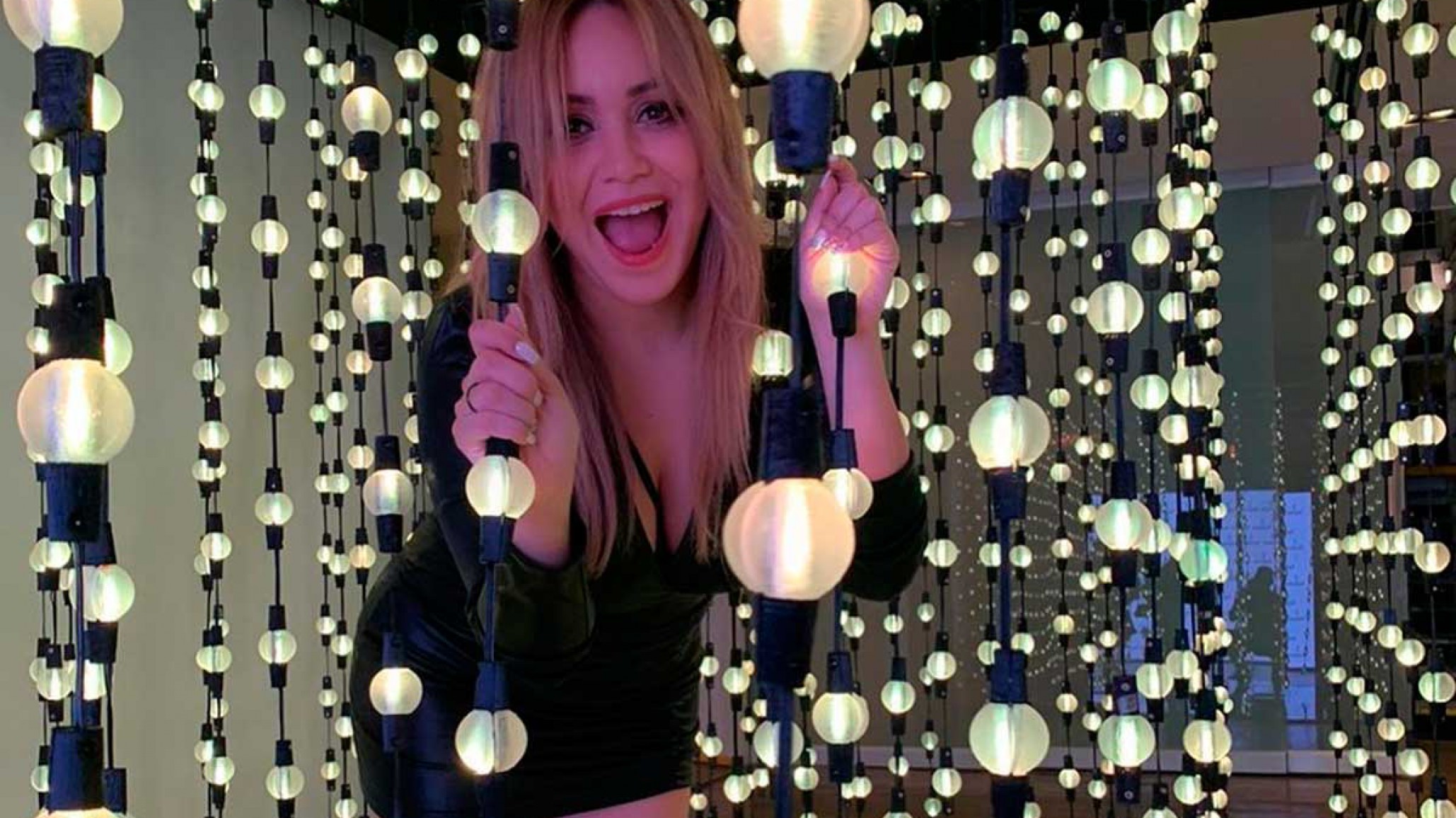 Karina La Princesita se animó a un osado look con muchas transparencias