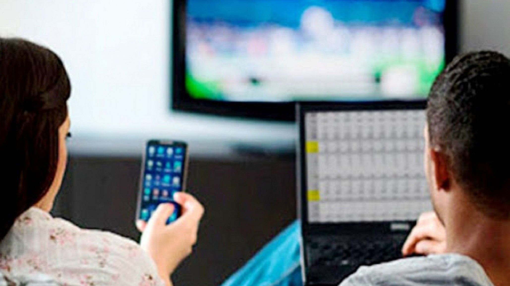 Dirigentes de Cambiemos se opusieron al congelamiento de tarifas de celulares, internet y televisión