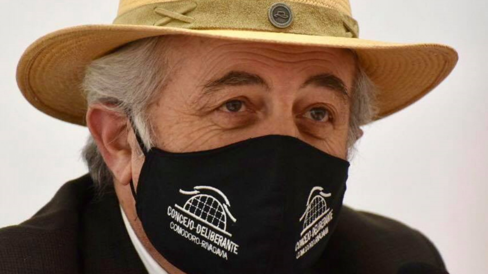 El viceintendente de Comodoro desmintió estar relacionado a la persona imputada por estafa del IPV