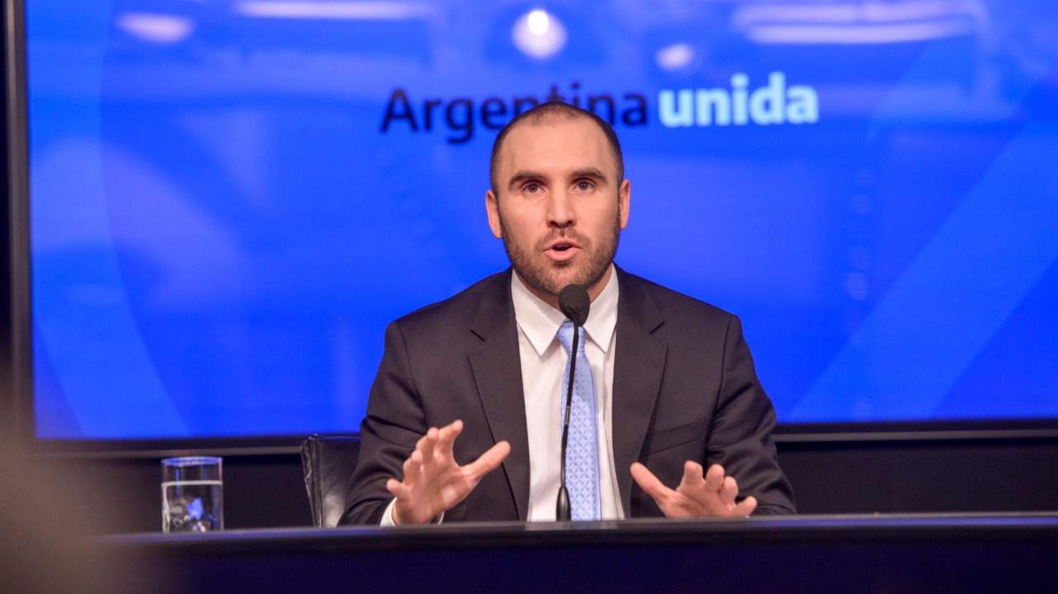 Tras los anuncios Guzmán dijo que “la situación requiere un rol muy activo del Estado”