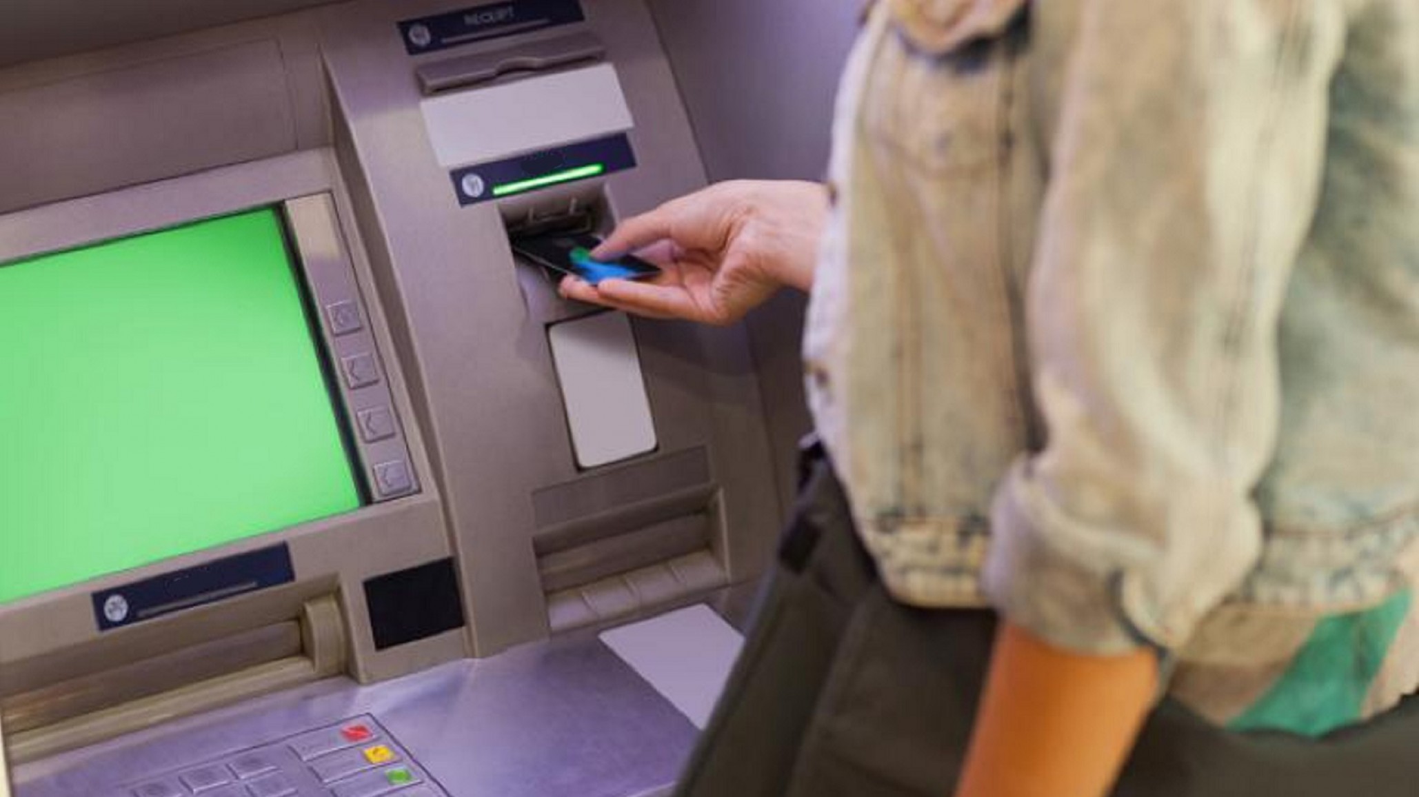 Prolongan hasta fin de año la suspensión del cobro de comisiones para operar en cajeros no propios